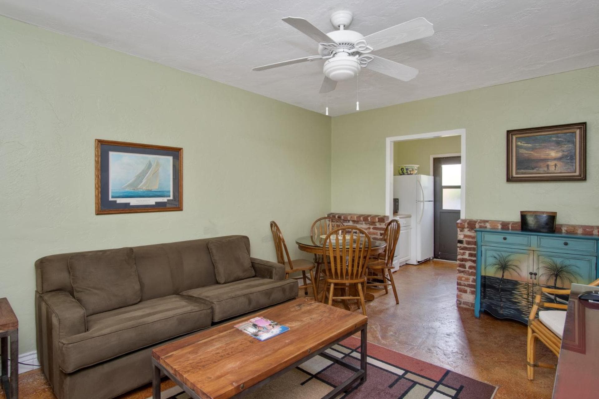 Beach Place Guesthouses