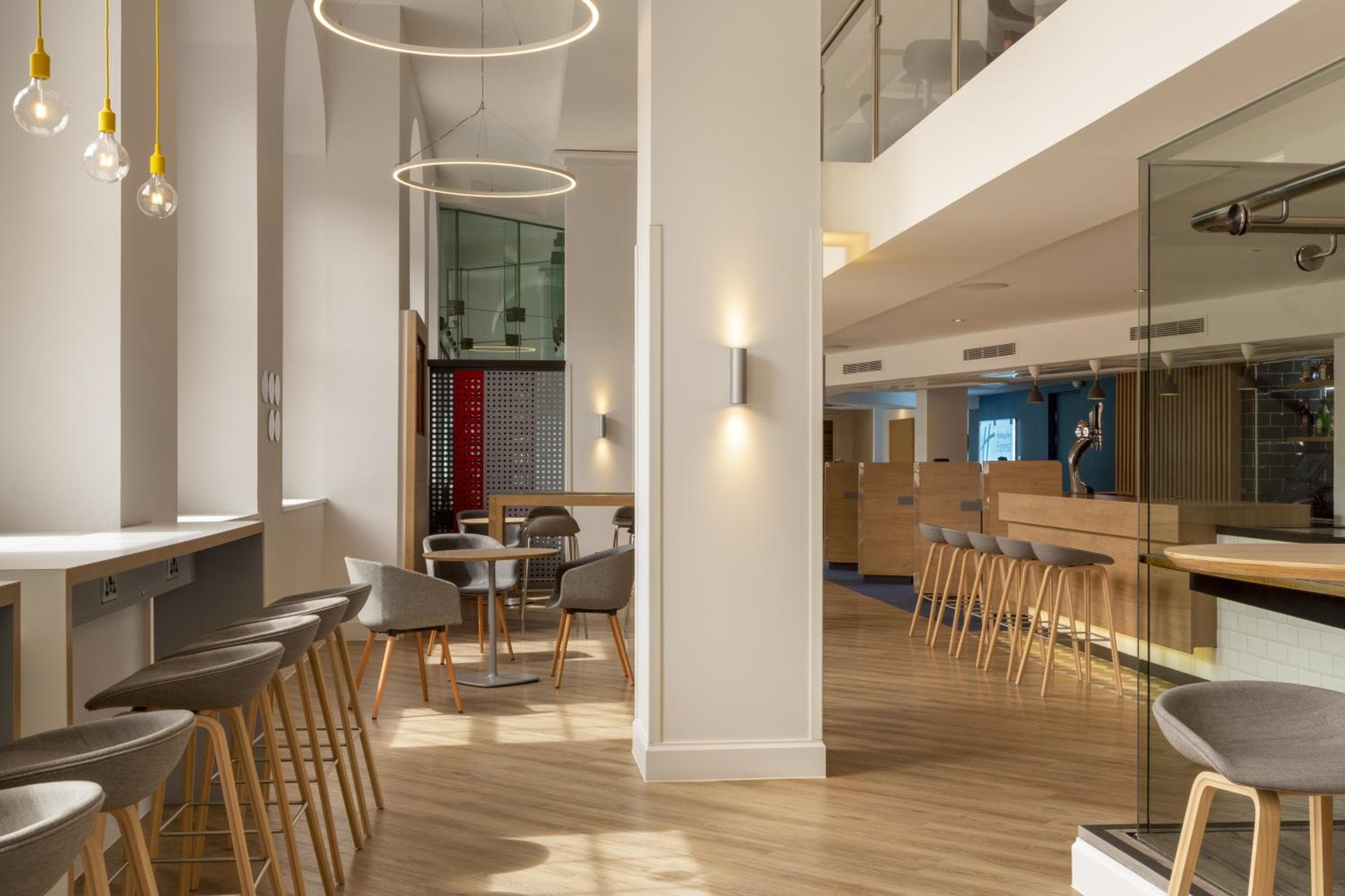 Holiday Inn Express Edinburgh City Centre by IHG