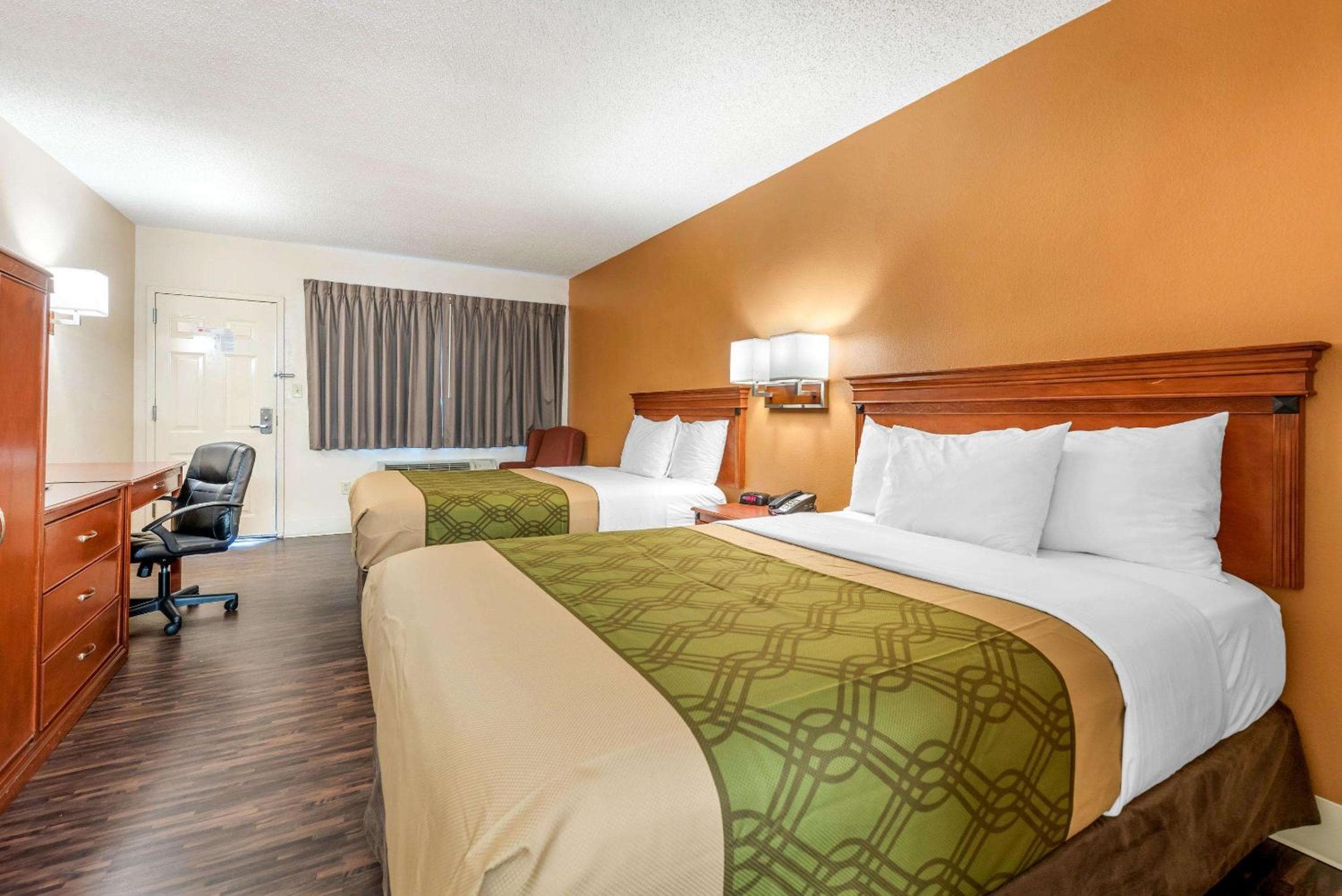 Econo Lodge Louisville Downtown