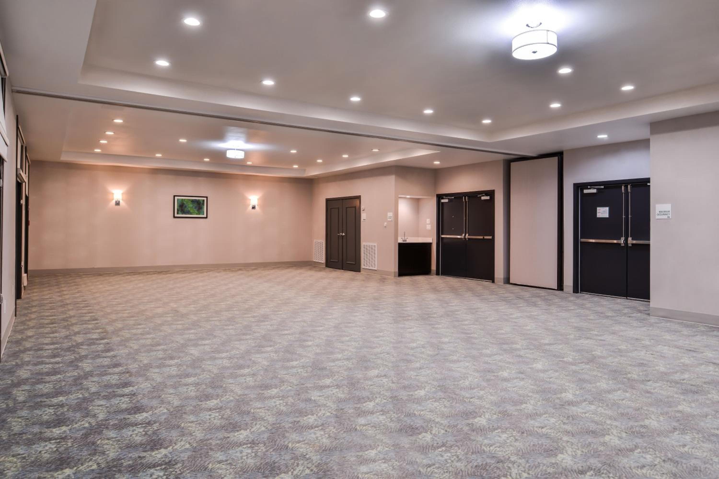 Holiday Inn and Suites Addison by IHG