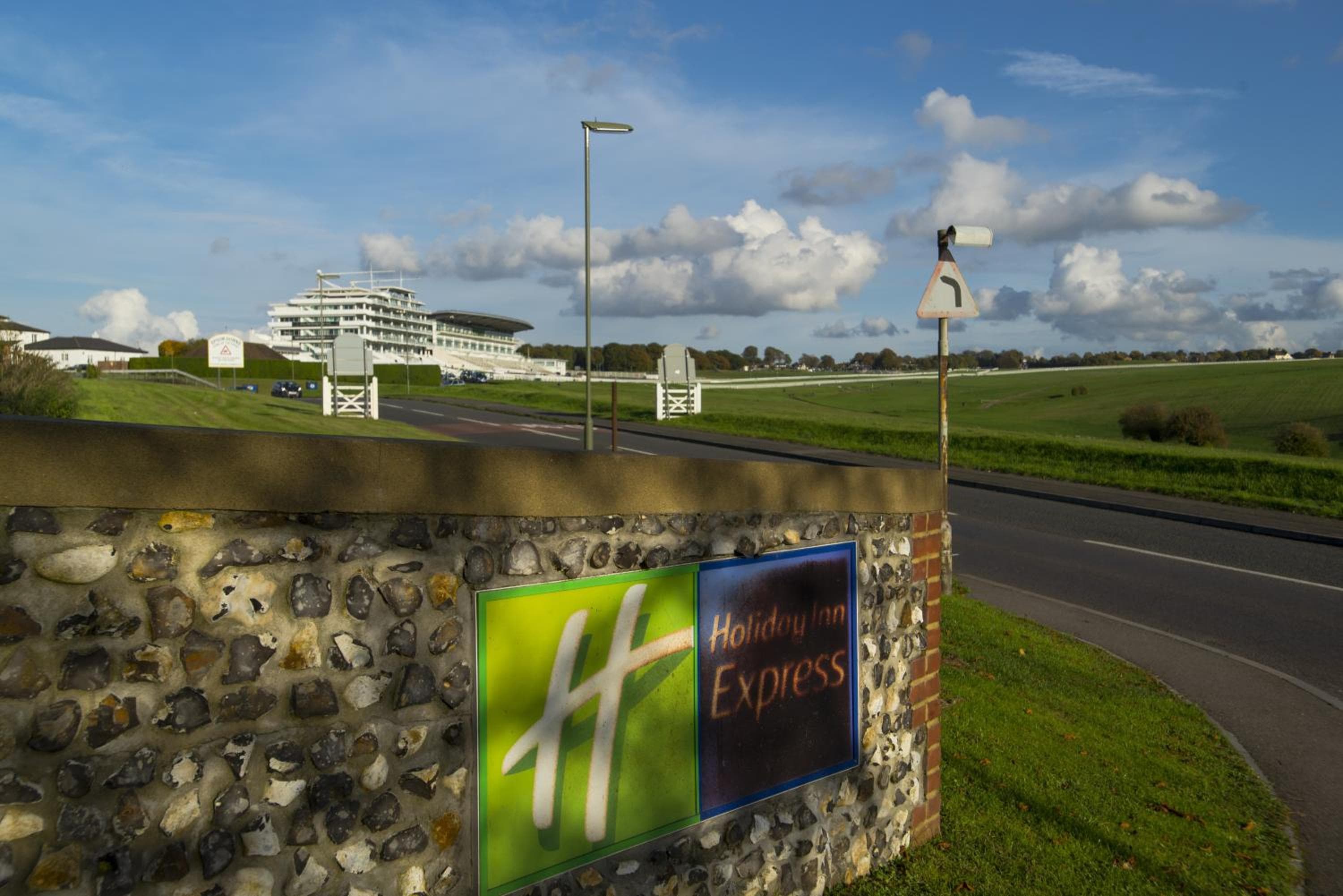 Holiday Inn Express London - Epsom Downs by IHG