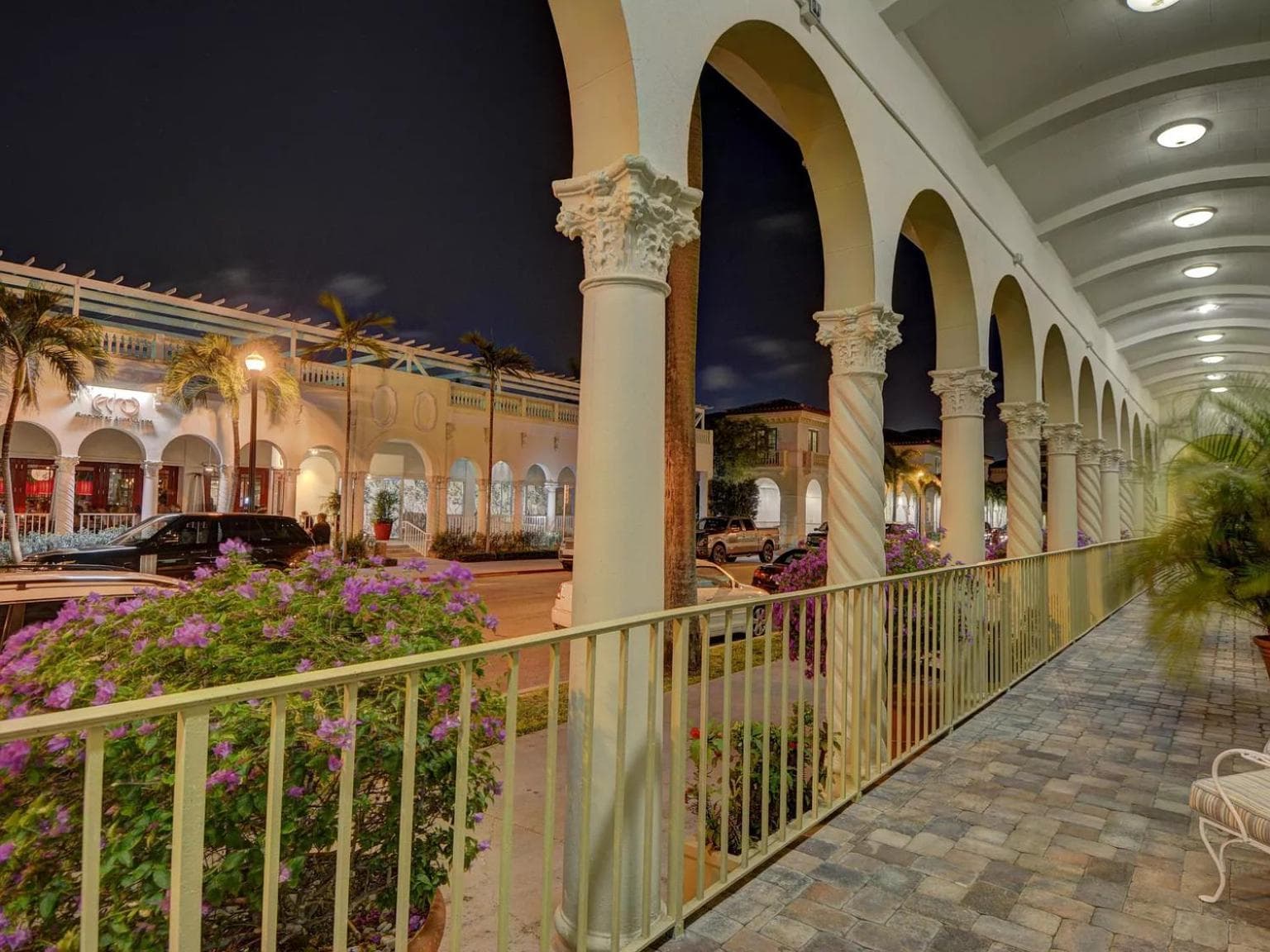 Hemingway Suites at Palm Beach Hotel Island