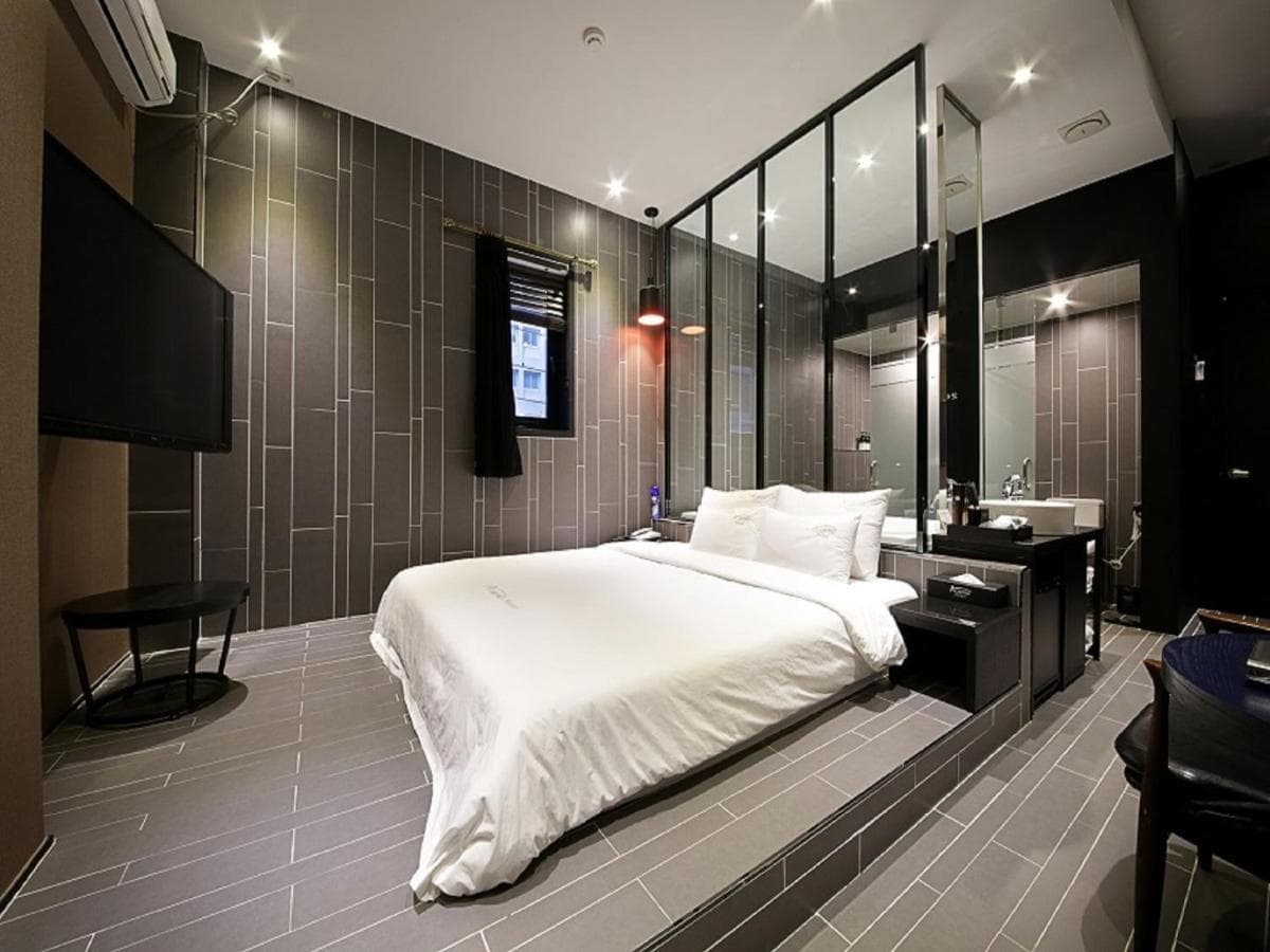 Almond Hotel Busan Station