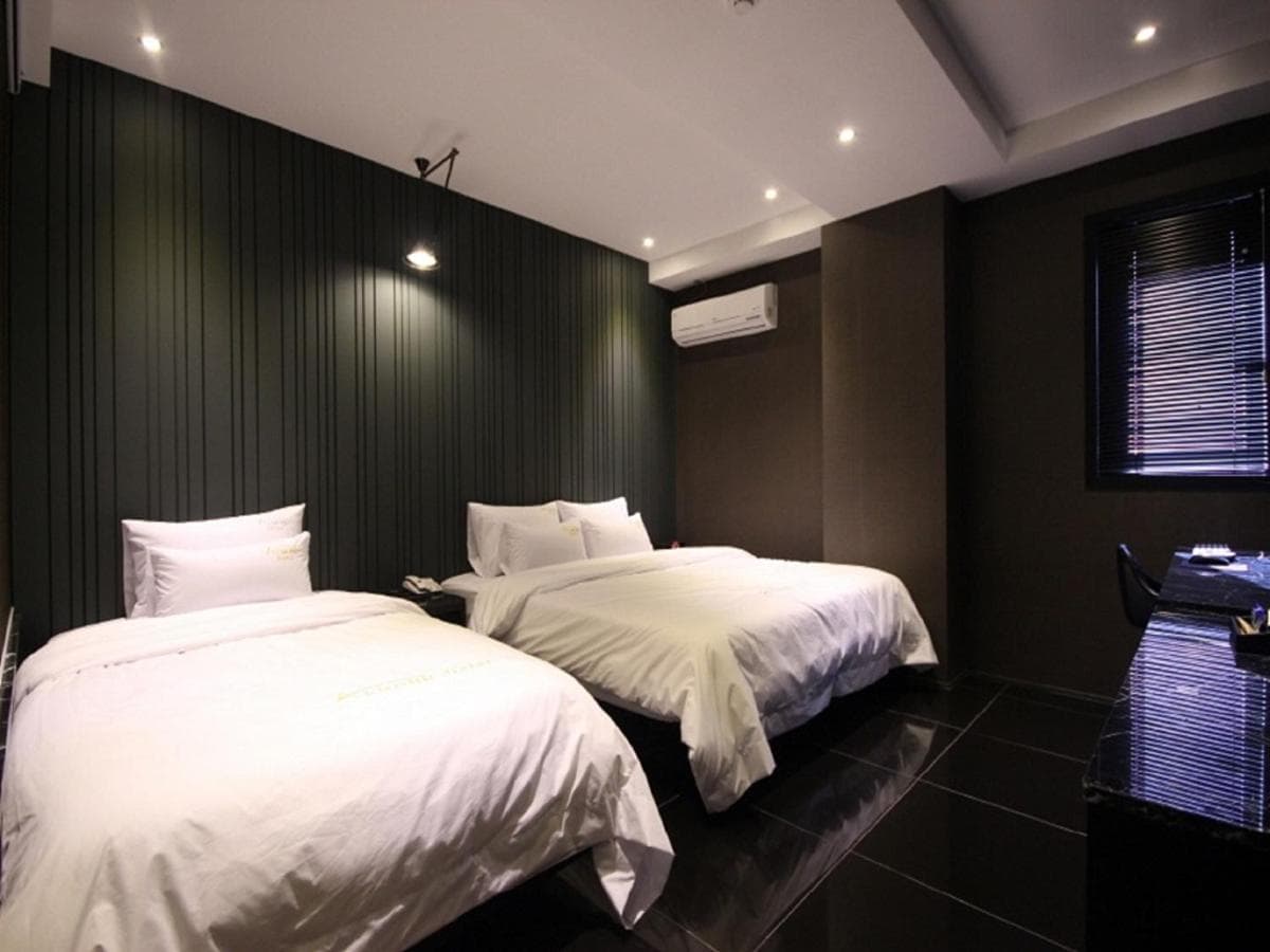 Almond Hotel Busan Station