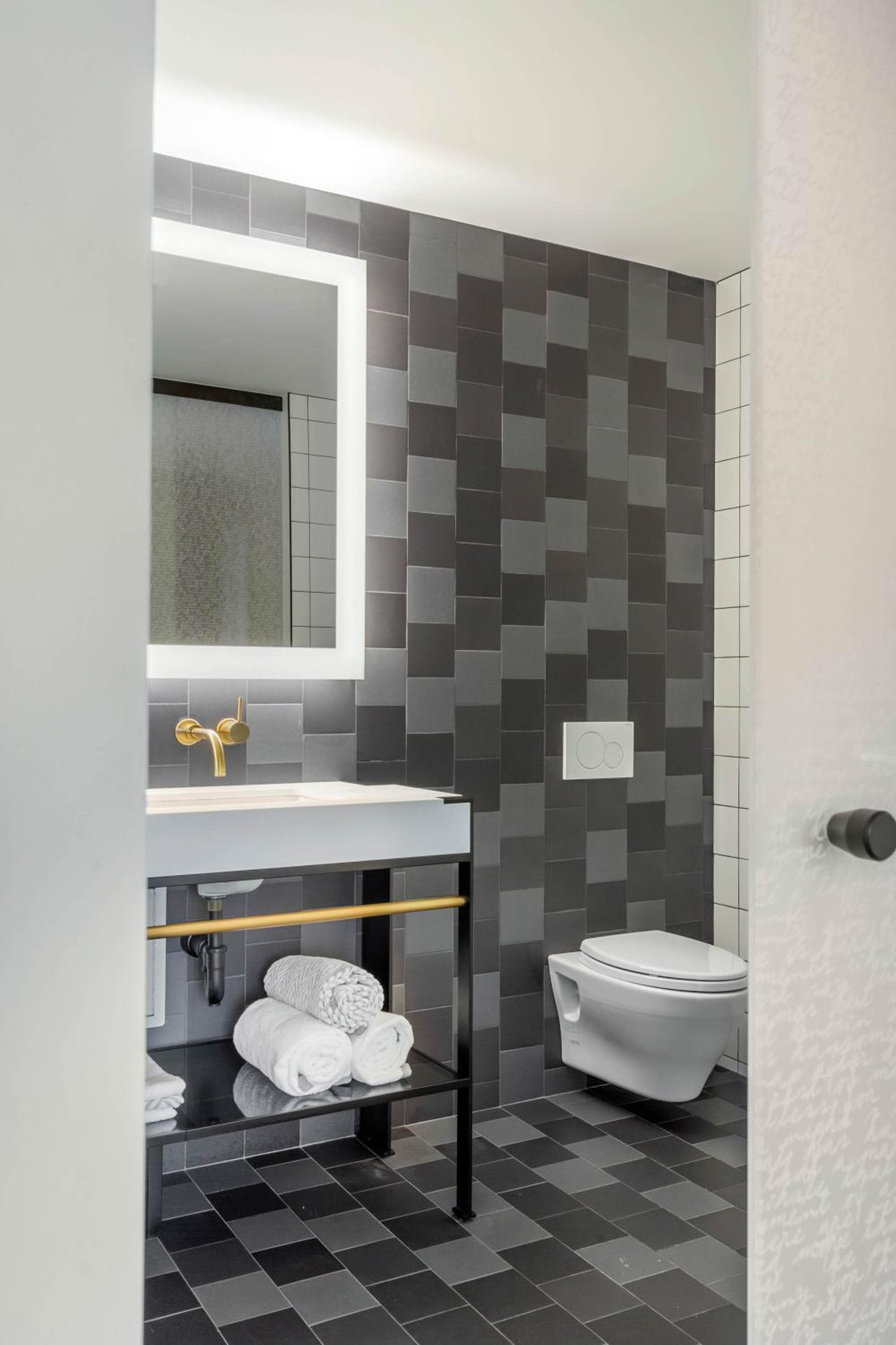 Cambria Hotel Boston Downtown - Seaport