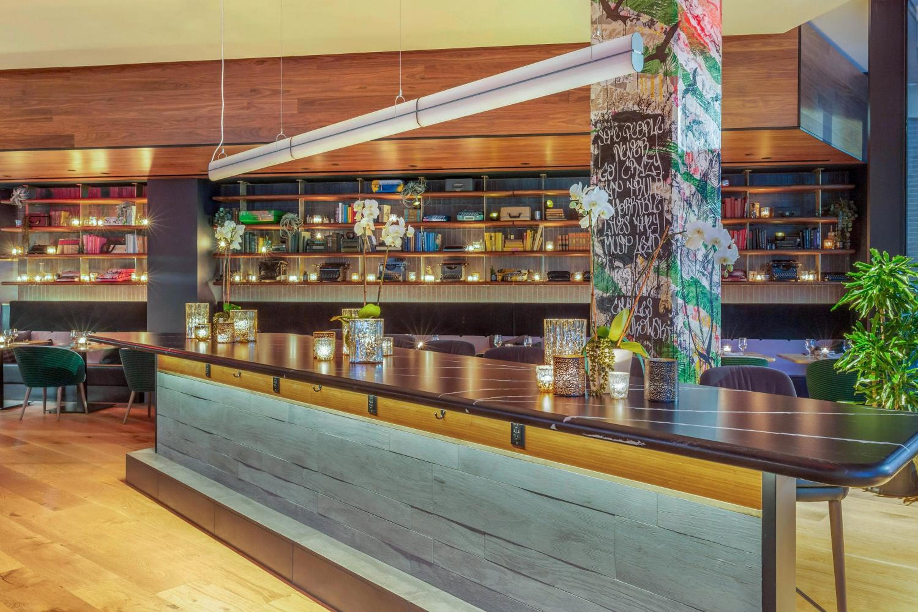Cambria Hotel Boston Downtown - Seaport