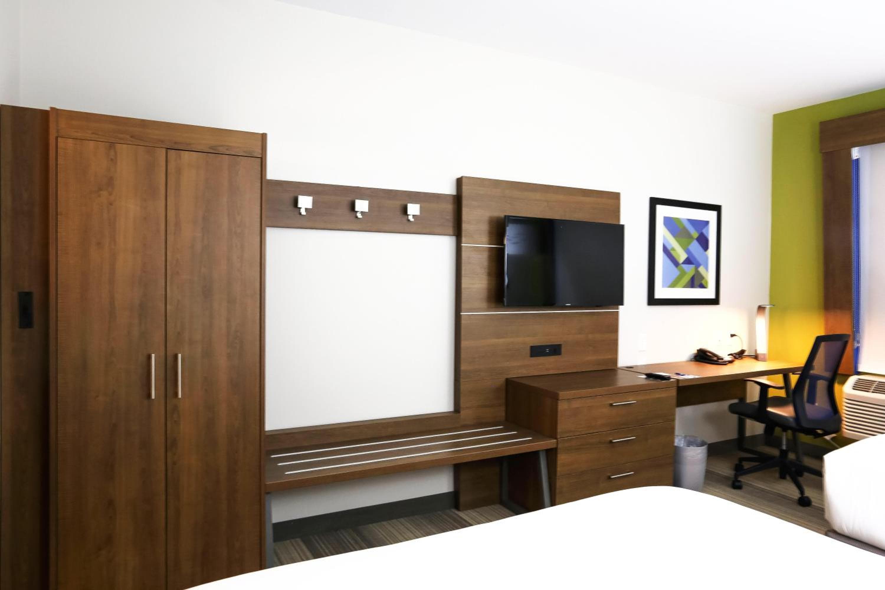 Holiday Inn Express & Suites - Houston IAH - Beltway 8 by IHG