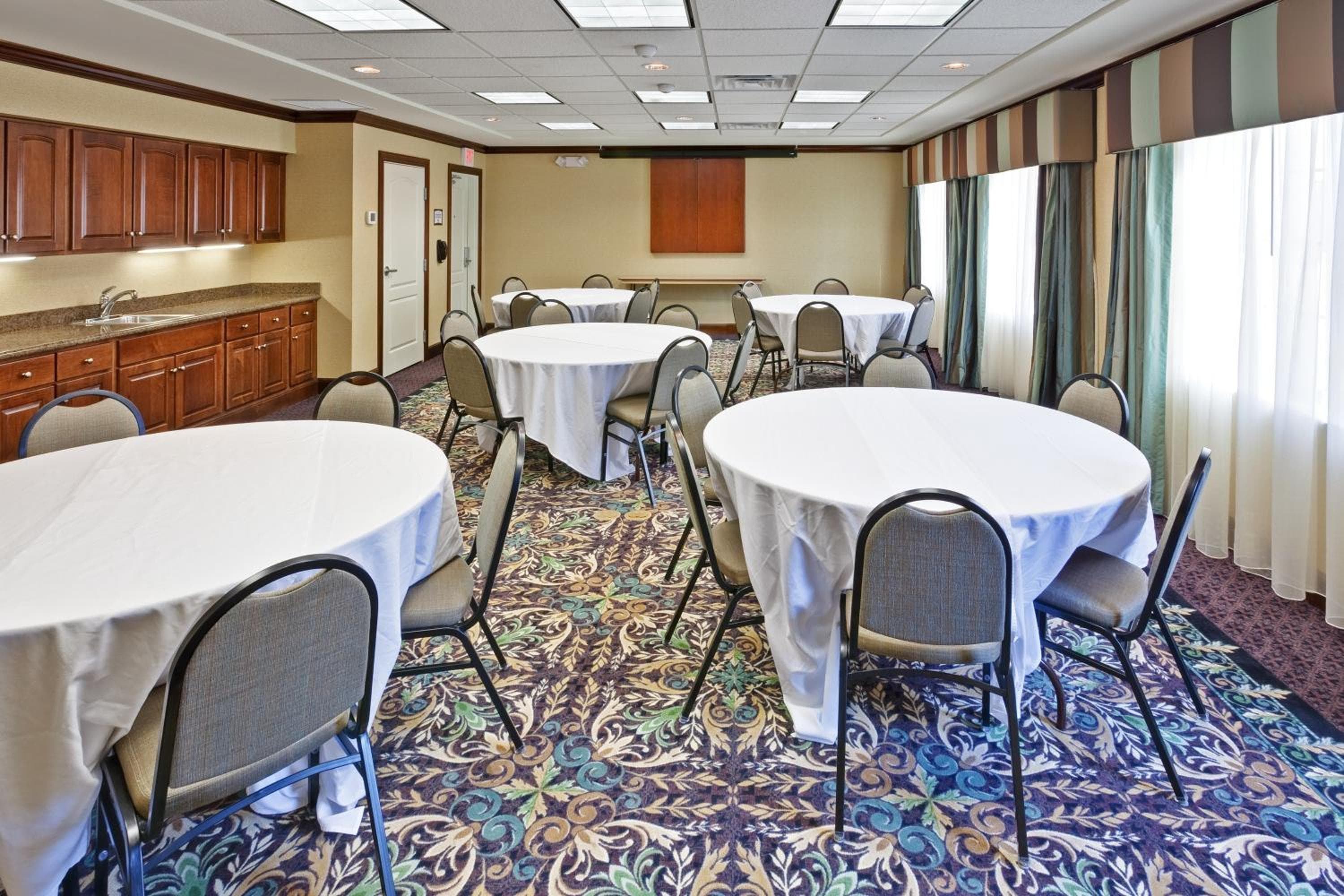 Staybridge Suites Indianapolis-Carmel by IHG