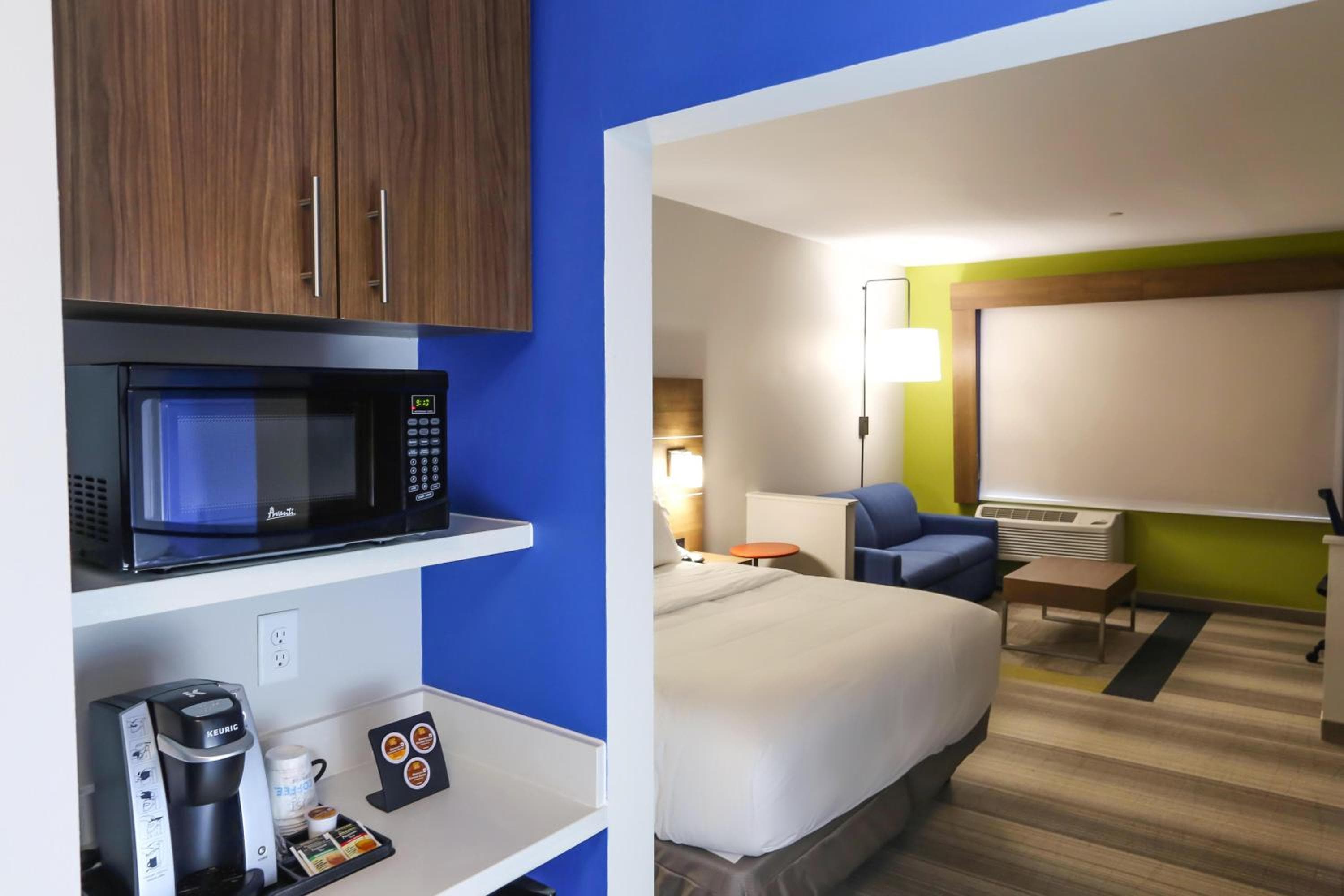 Holiday Inn Express & Suites - Houston IAH - Beltway 8 by IHG