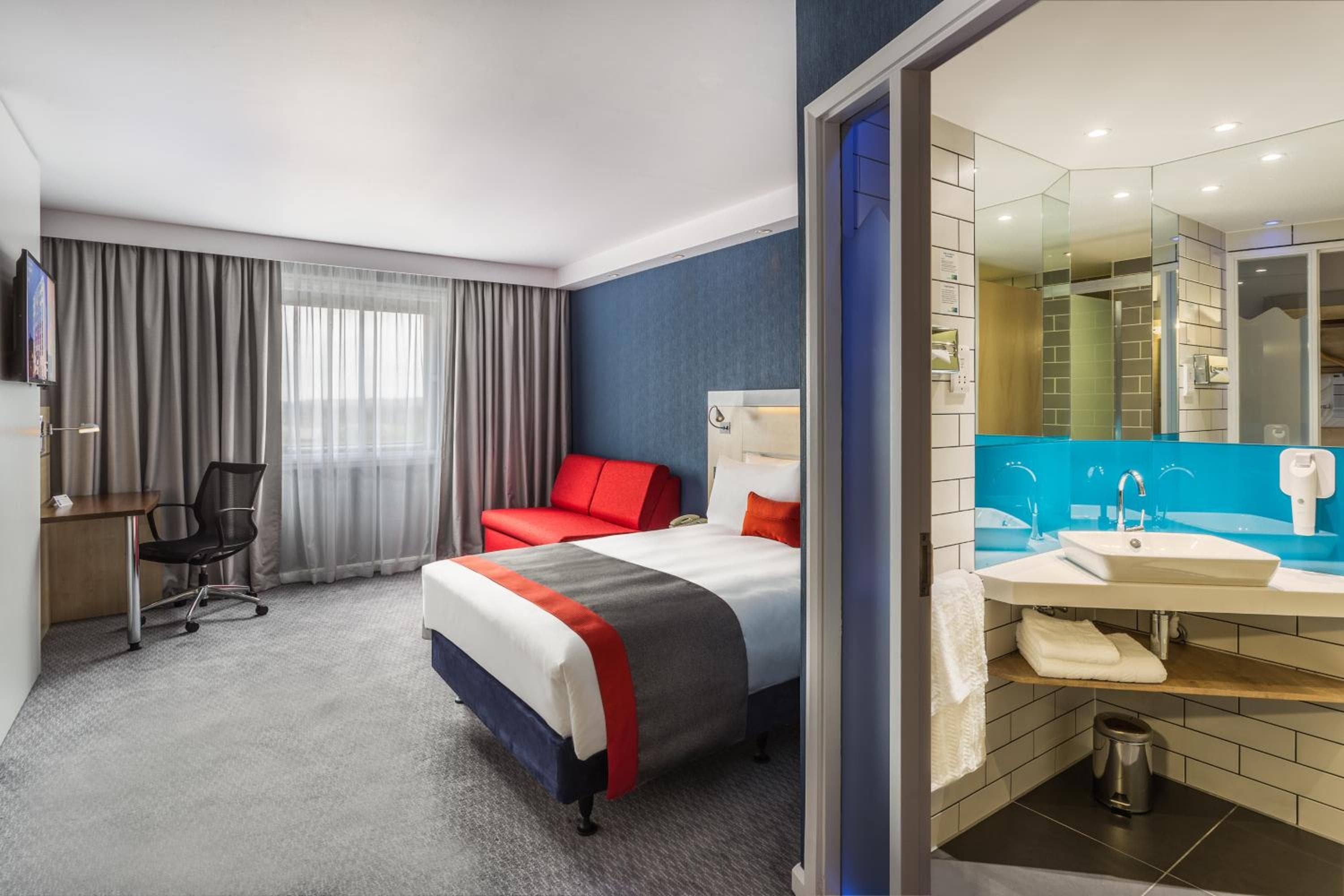 Holiday Inn Express London - Watford Junction by IHG