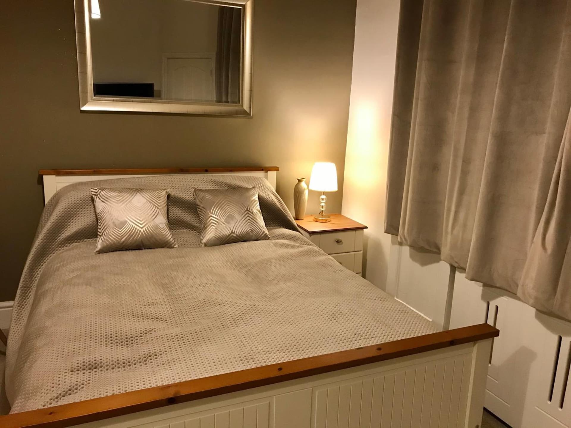 Velvet Nest 5 min walk from train station
