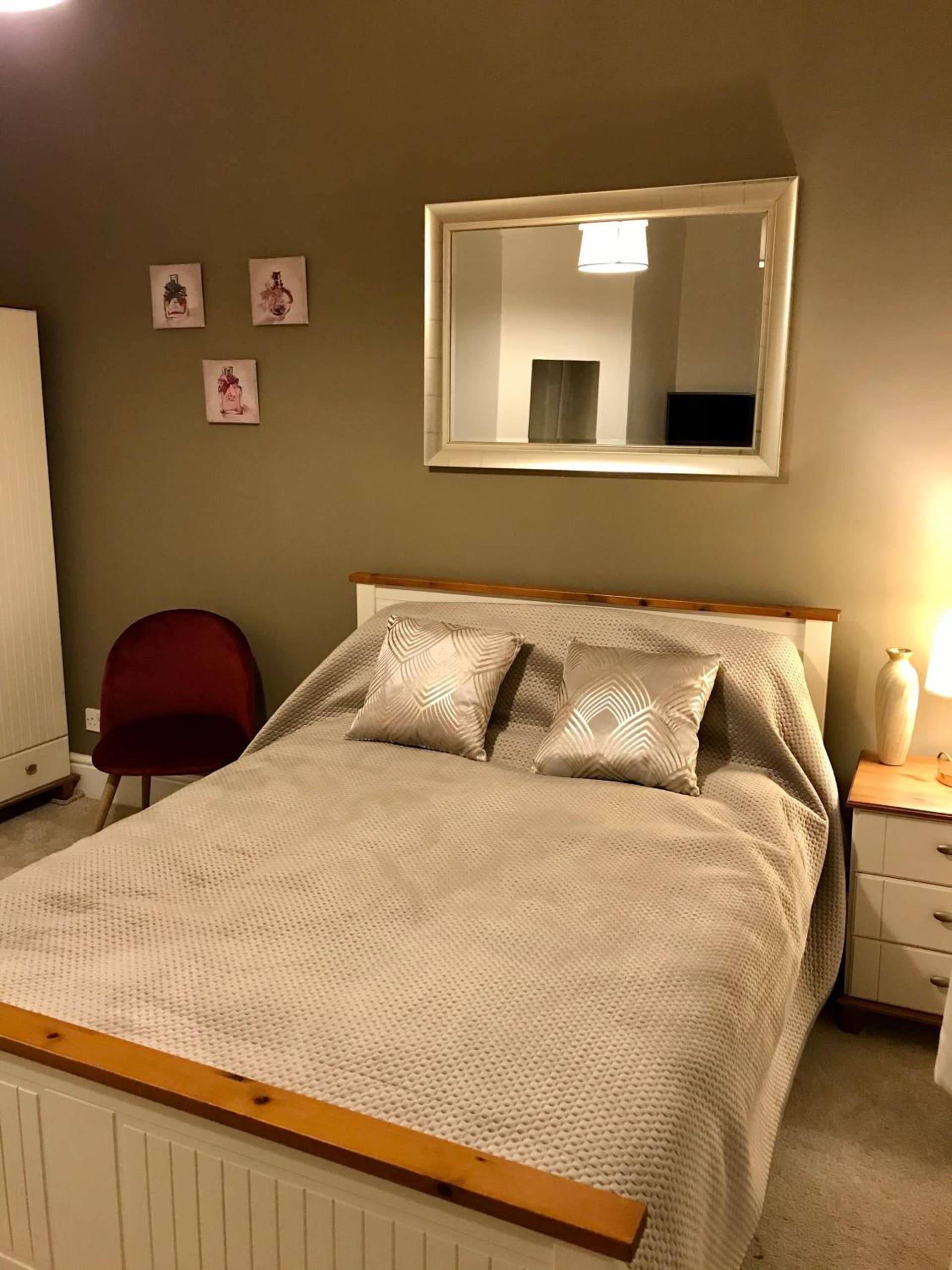 Velvet Nest 5 min walk from train station