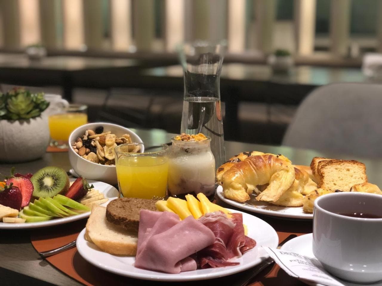Huinid Obelisco Hotel