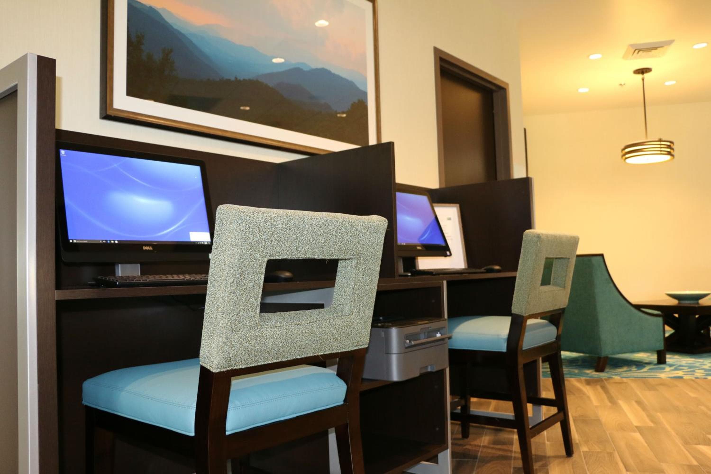 Holiday Inn Express & Suites - Hendersonville SE - Flat Rock by IHG