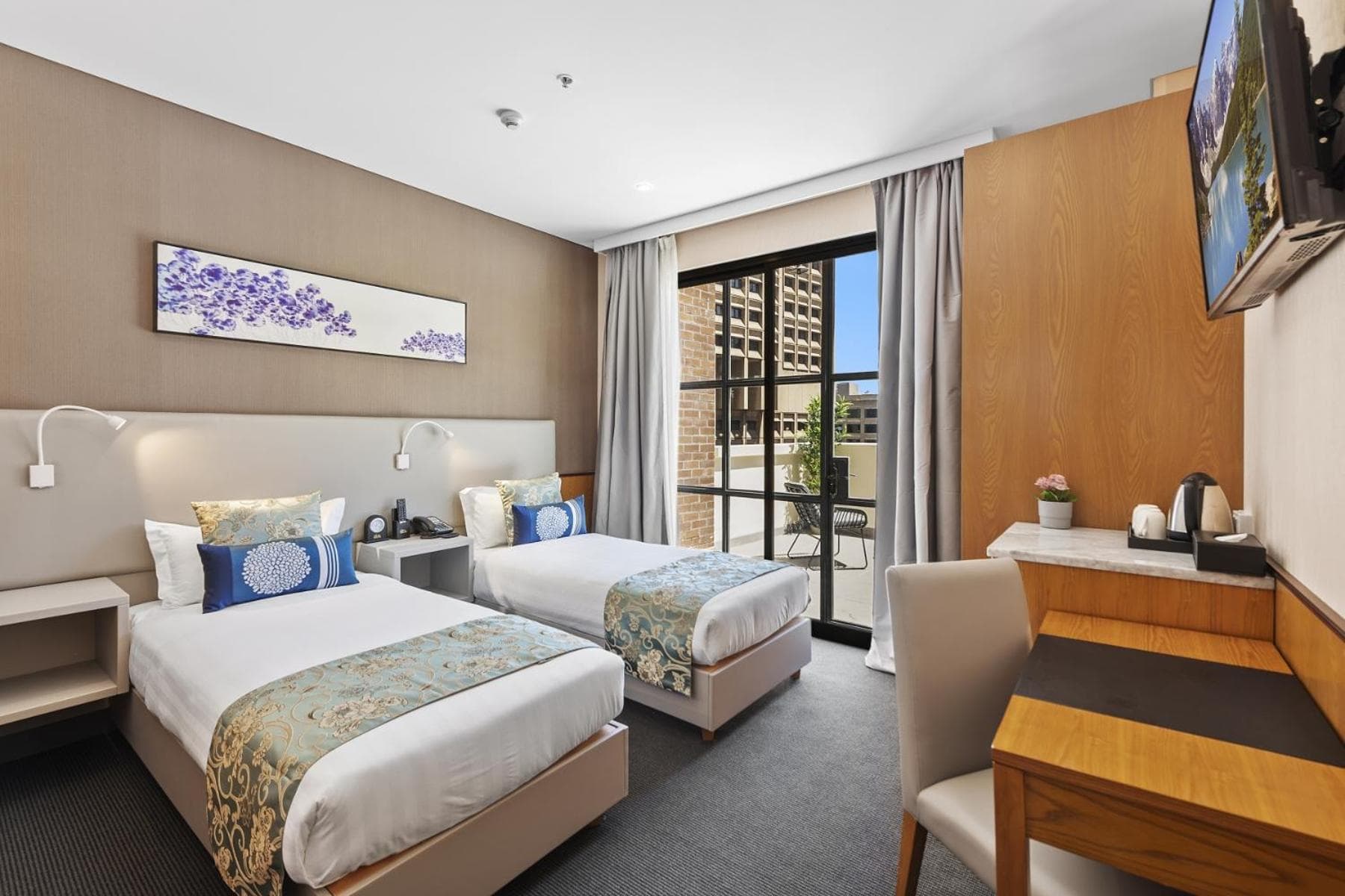 YEHS Hotel Sydney QVB