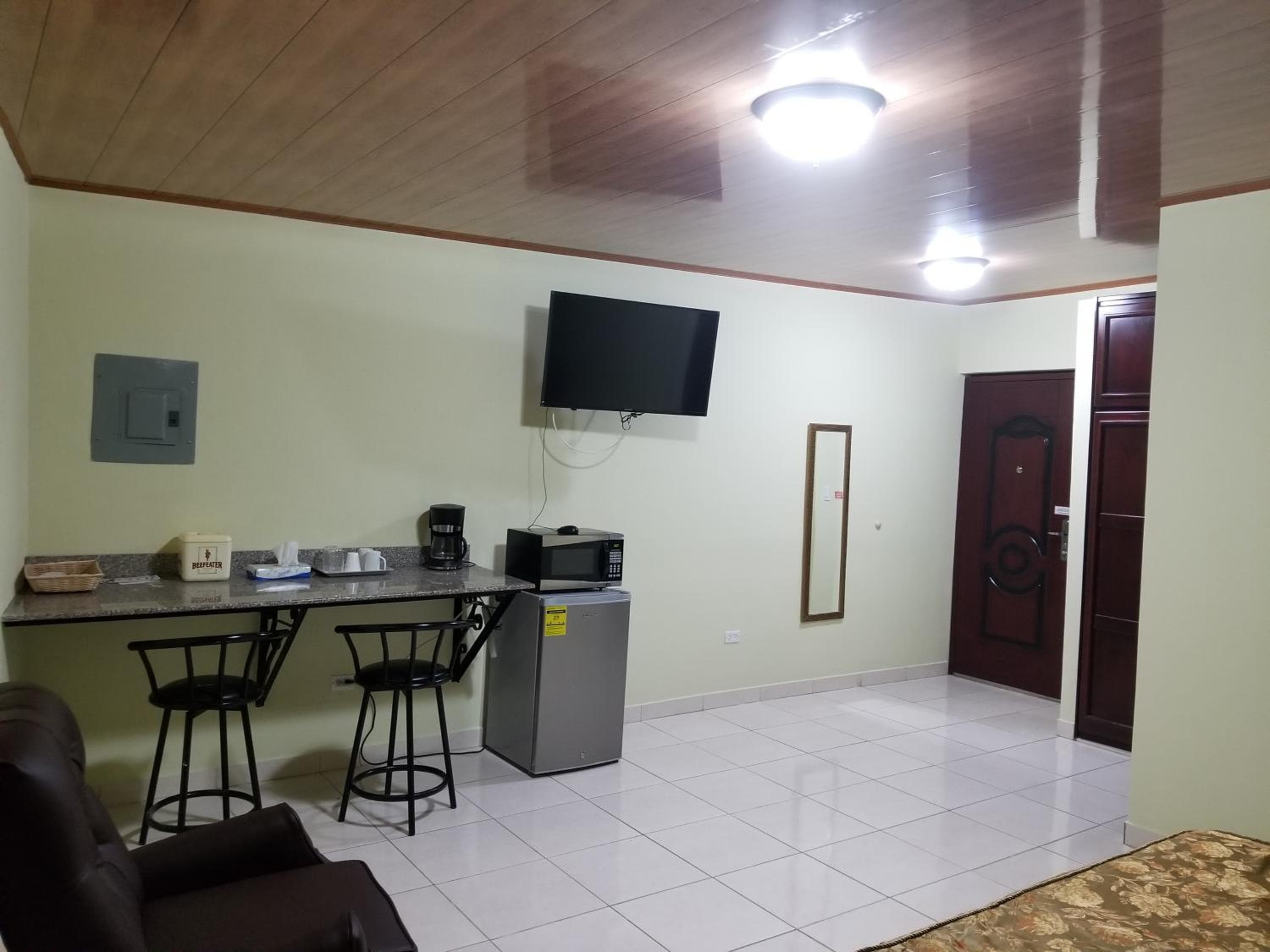B&D Lodgings