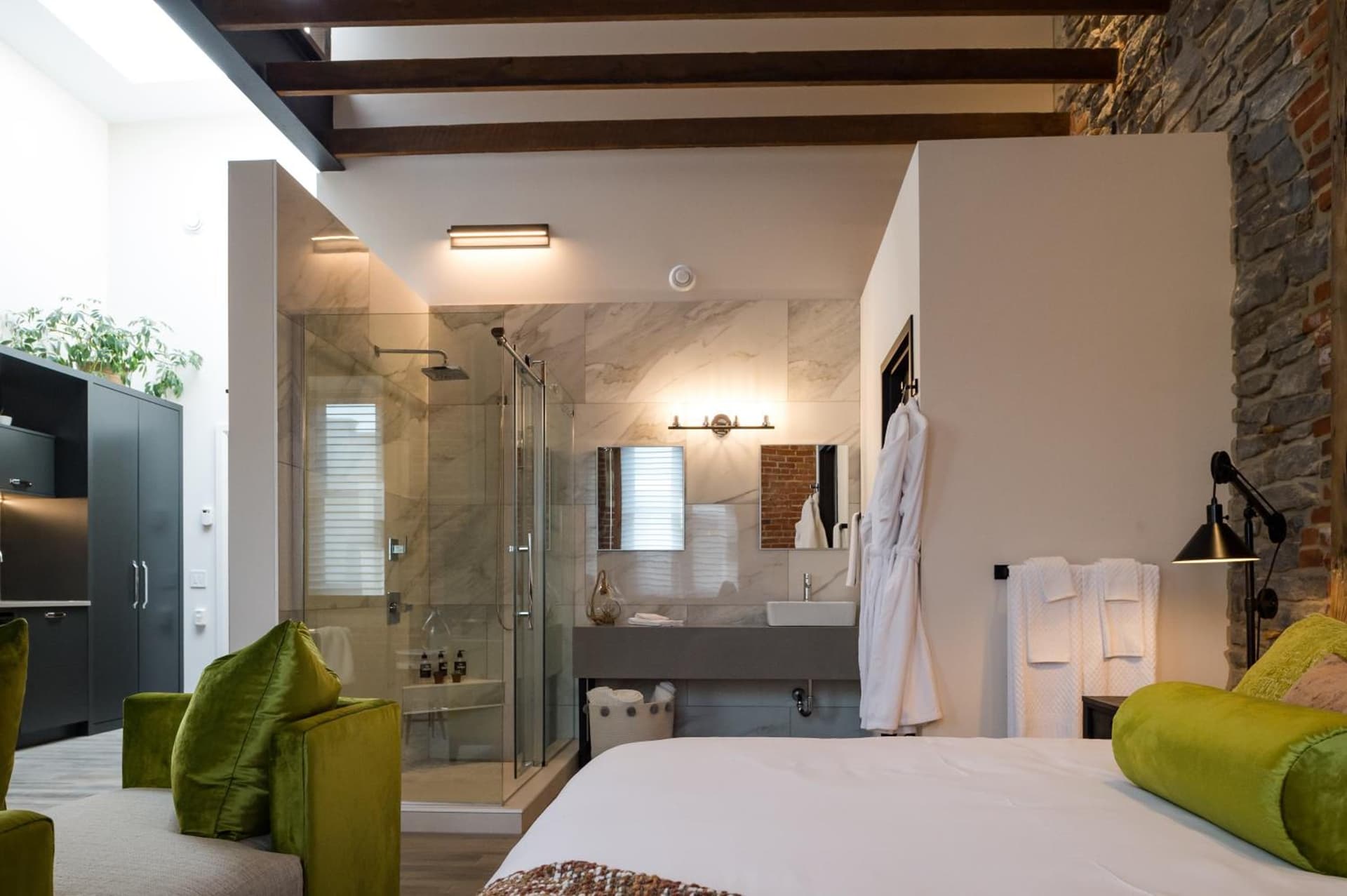 48 King West Boutique Hotel