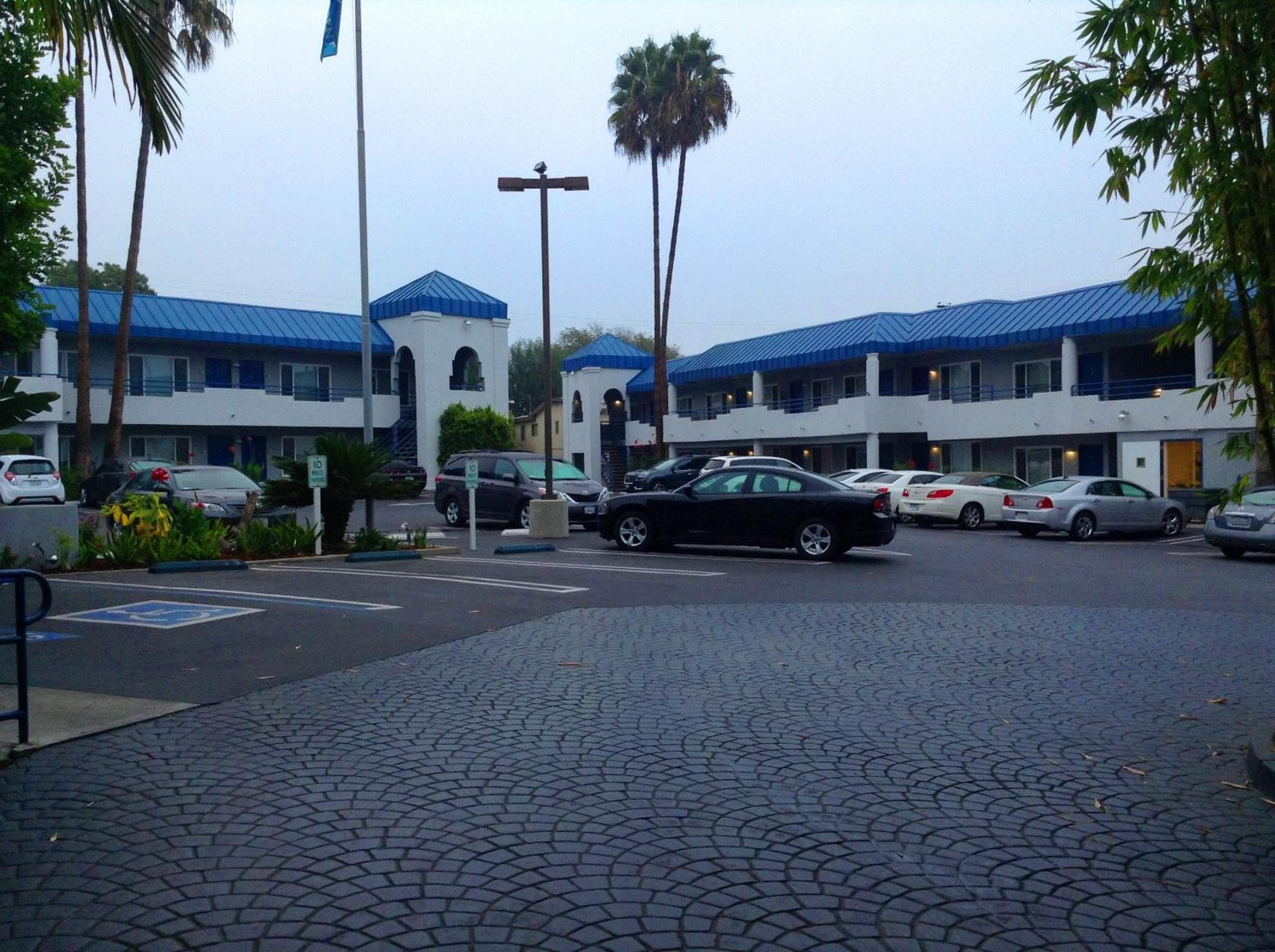 Hotel Current