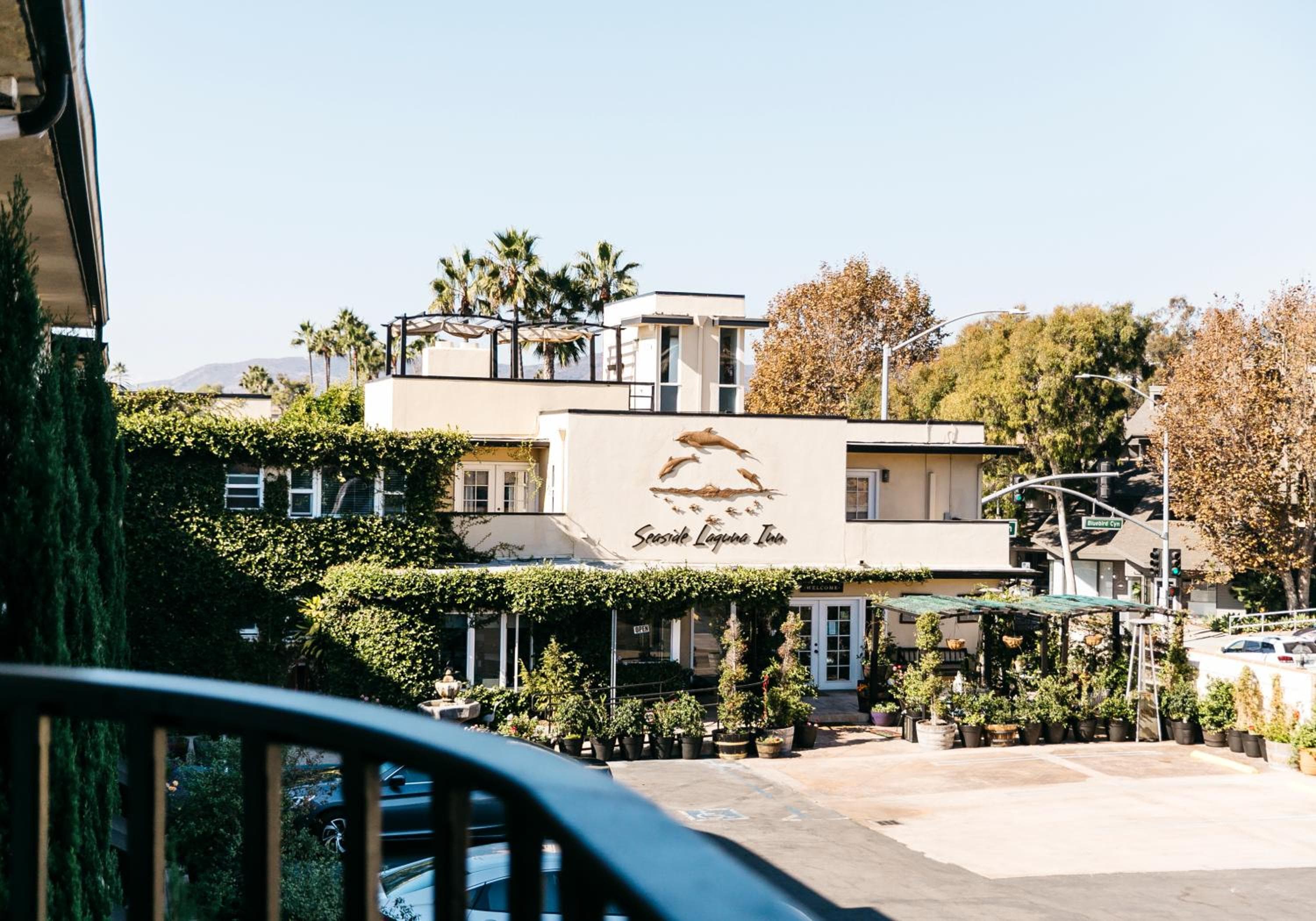 Seaside Laguna Inn & Suites