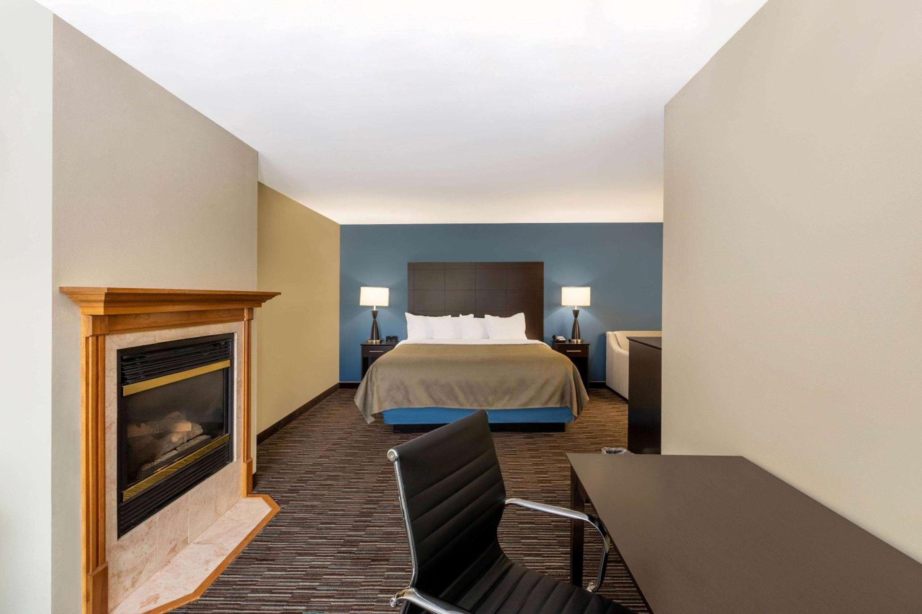 AmericInn by Wyndham Jefferson