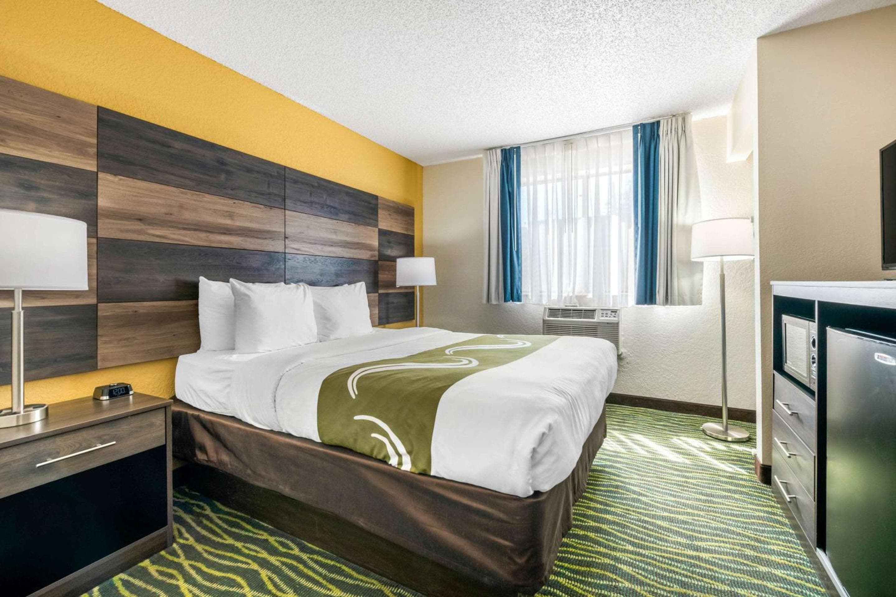 Quality Inn & Suites Leesburg Chain of Lakes
