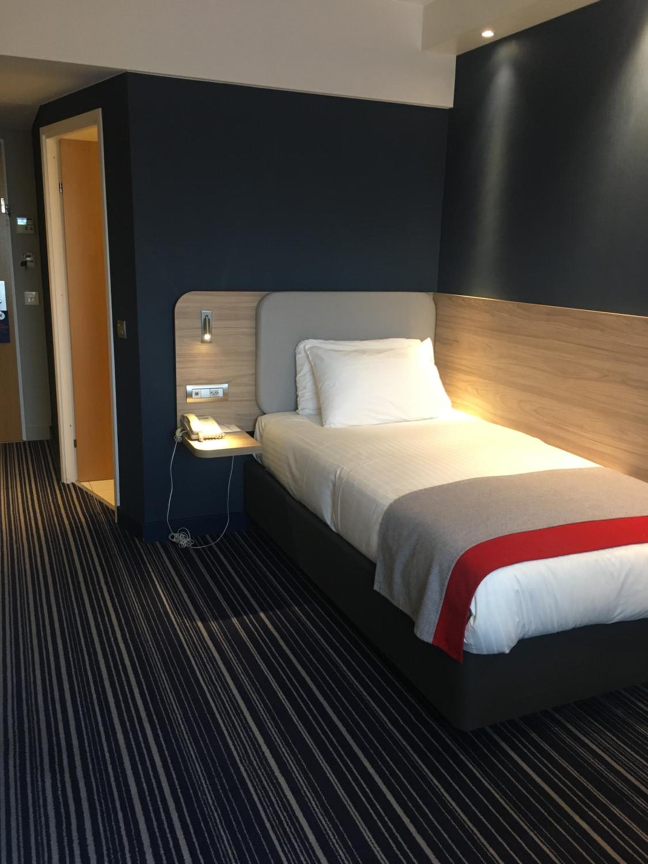 Holiday Inn Express Geneva Airport by IHG