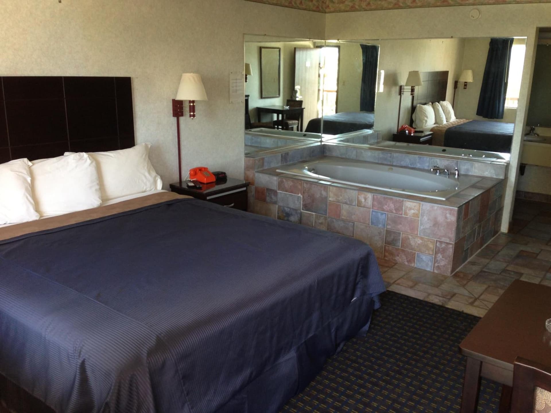 Del Amo Inn