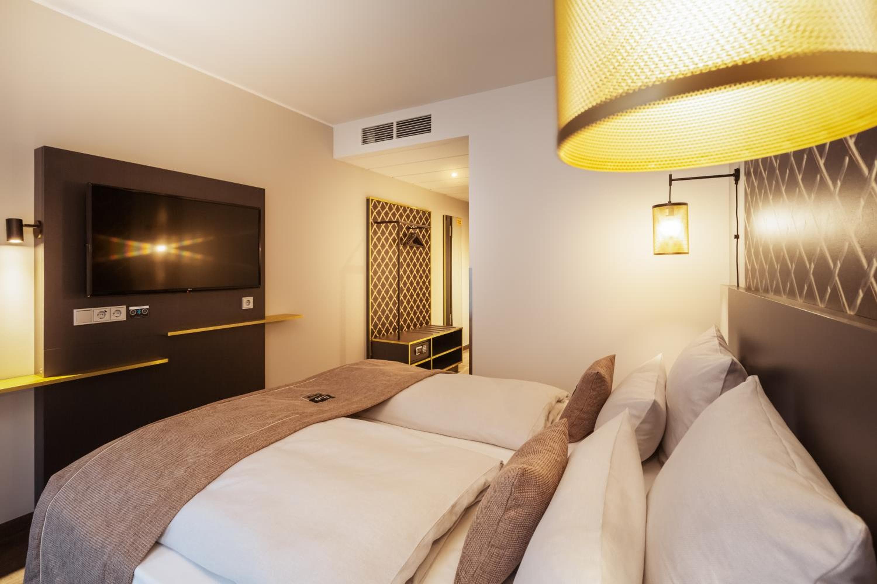 Holiday Inn - the niu, Mesh Stuttgart Messe by IHG