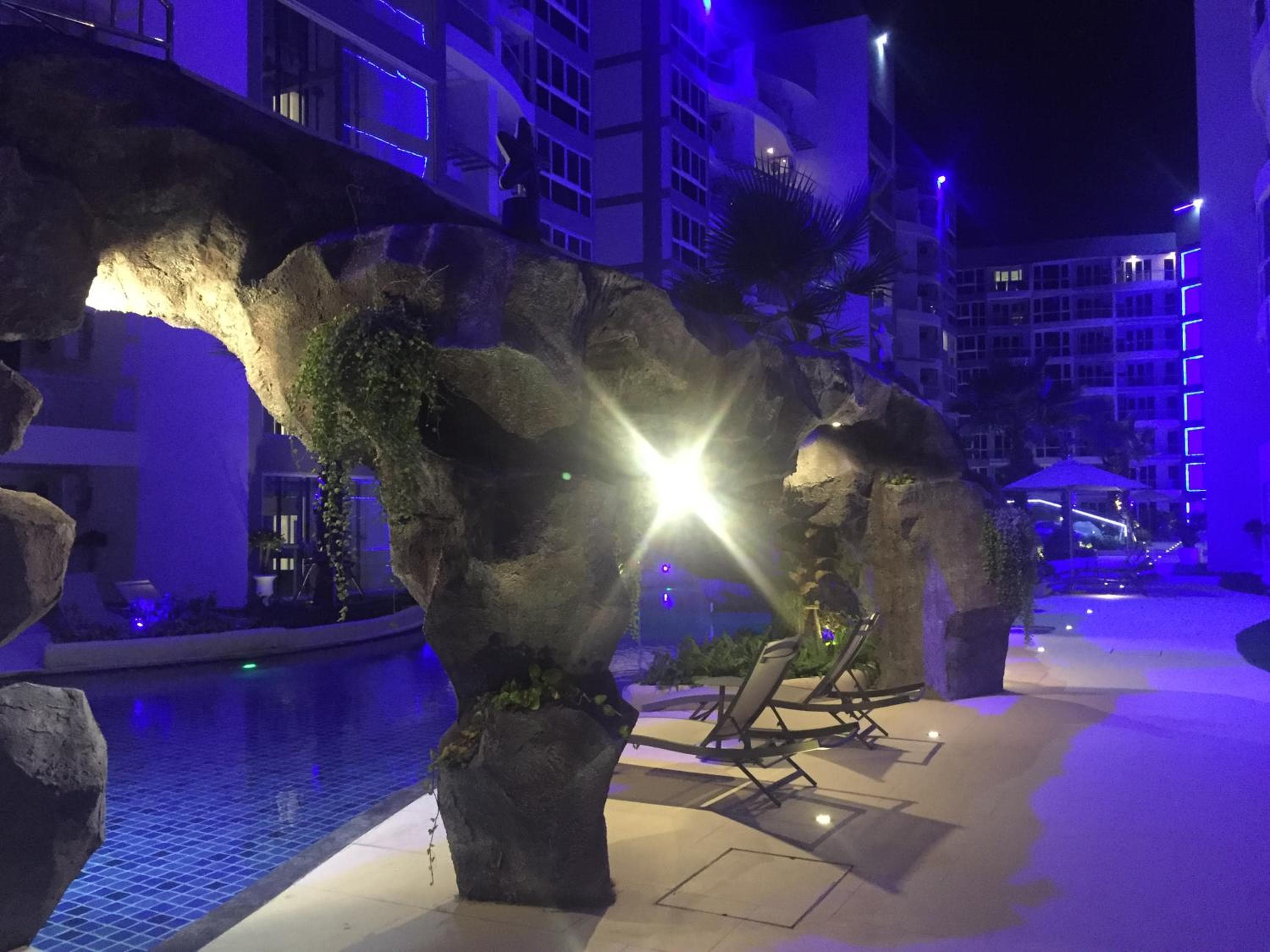Luxury Business Suits in Grand Avenue by Pattaya City Estates