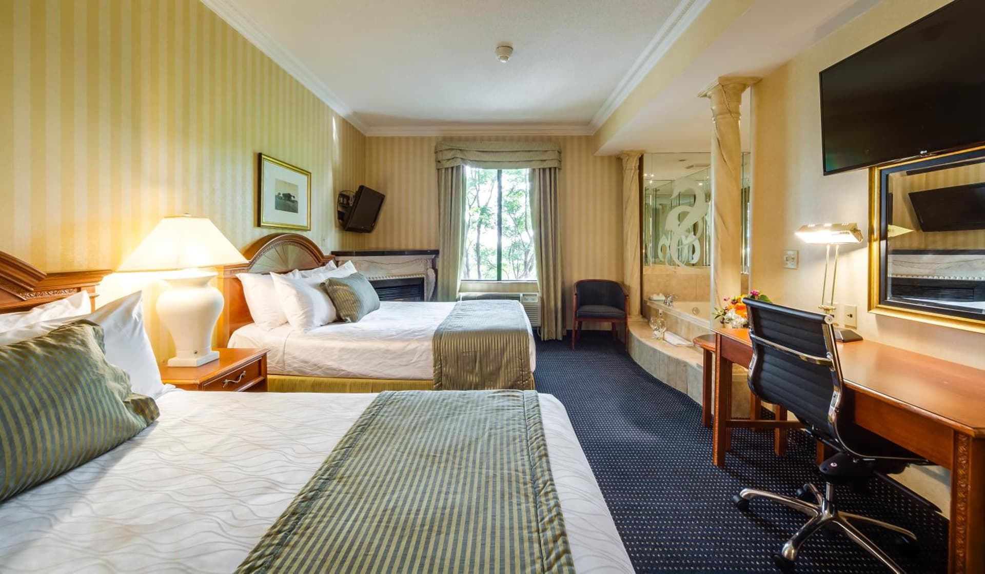 Monte Carlo Inn Toronto West Suites