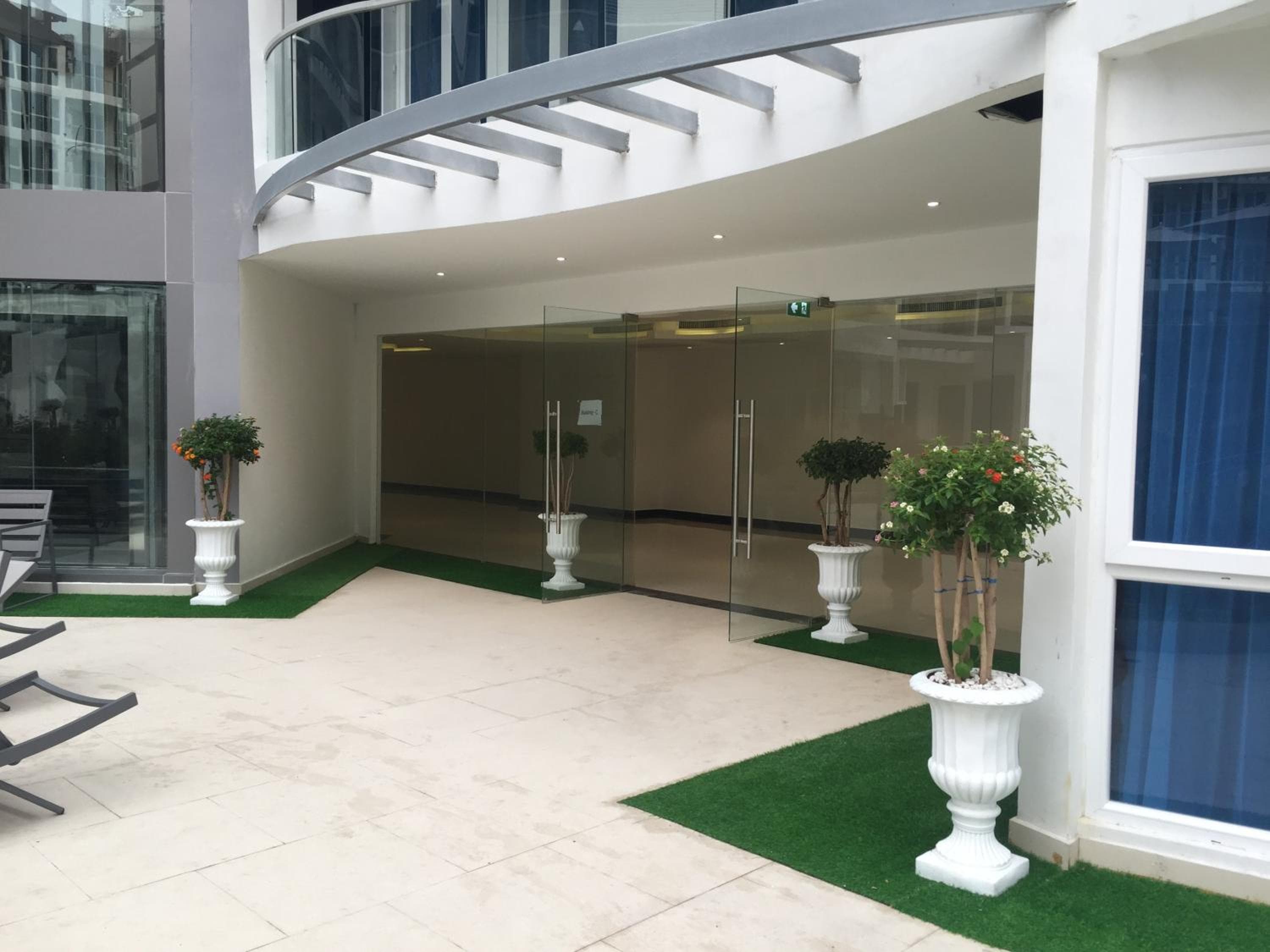 Luxury Business Suits in Grand Avenue by Pattaya City Estates