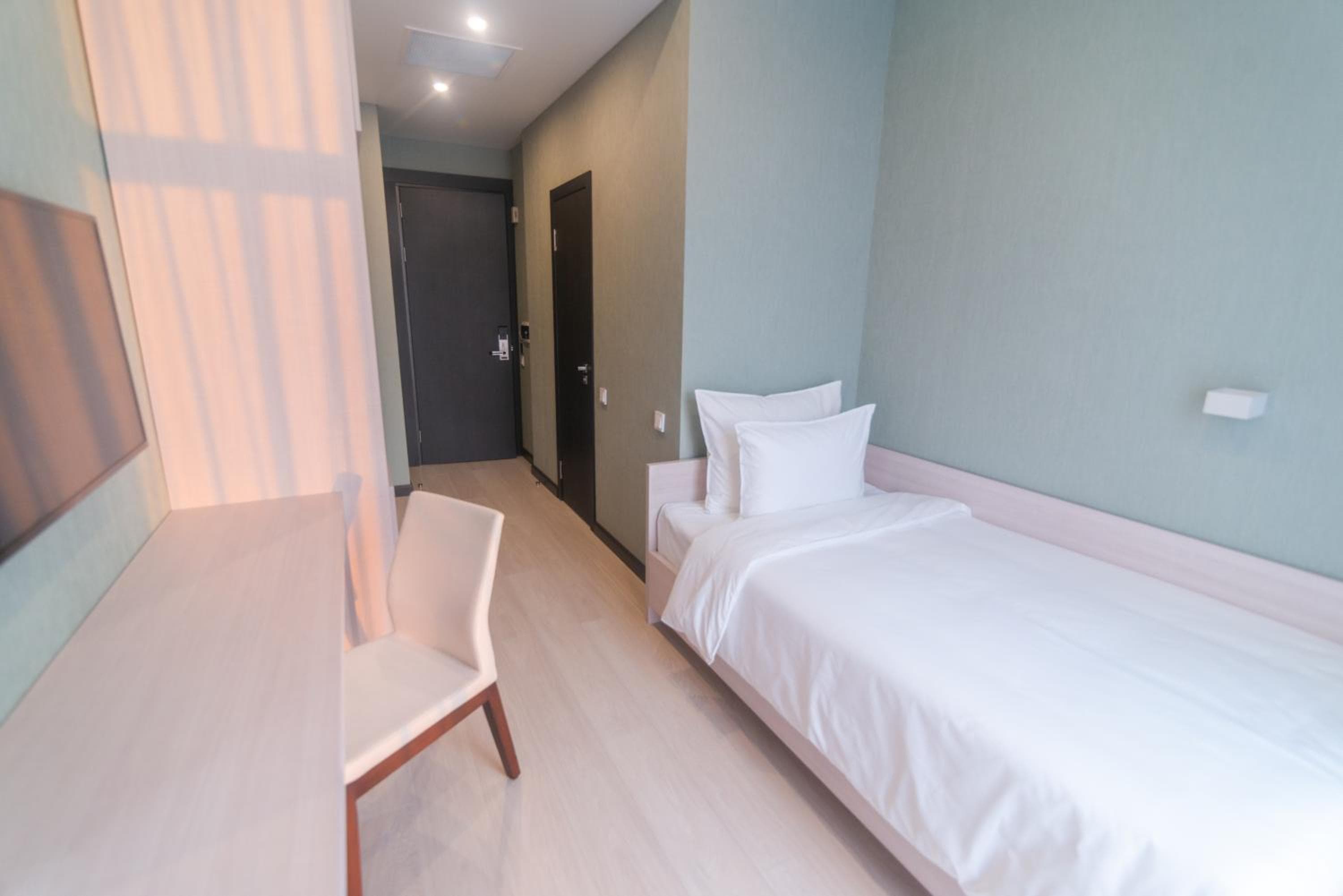 Resident City Hotel