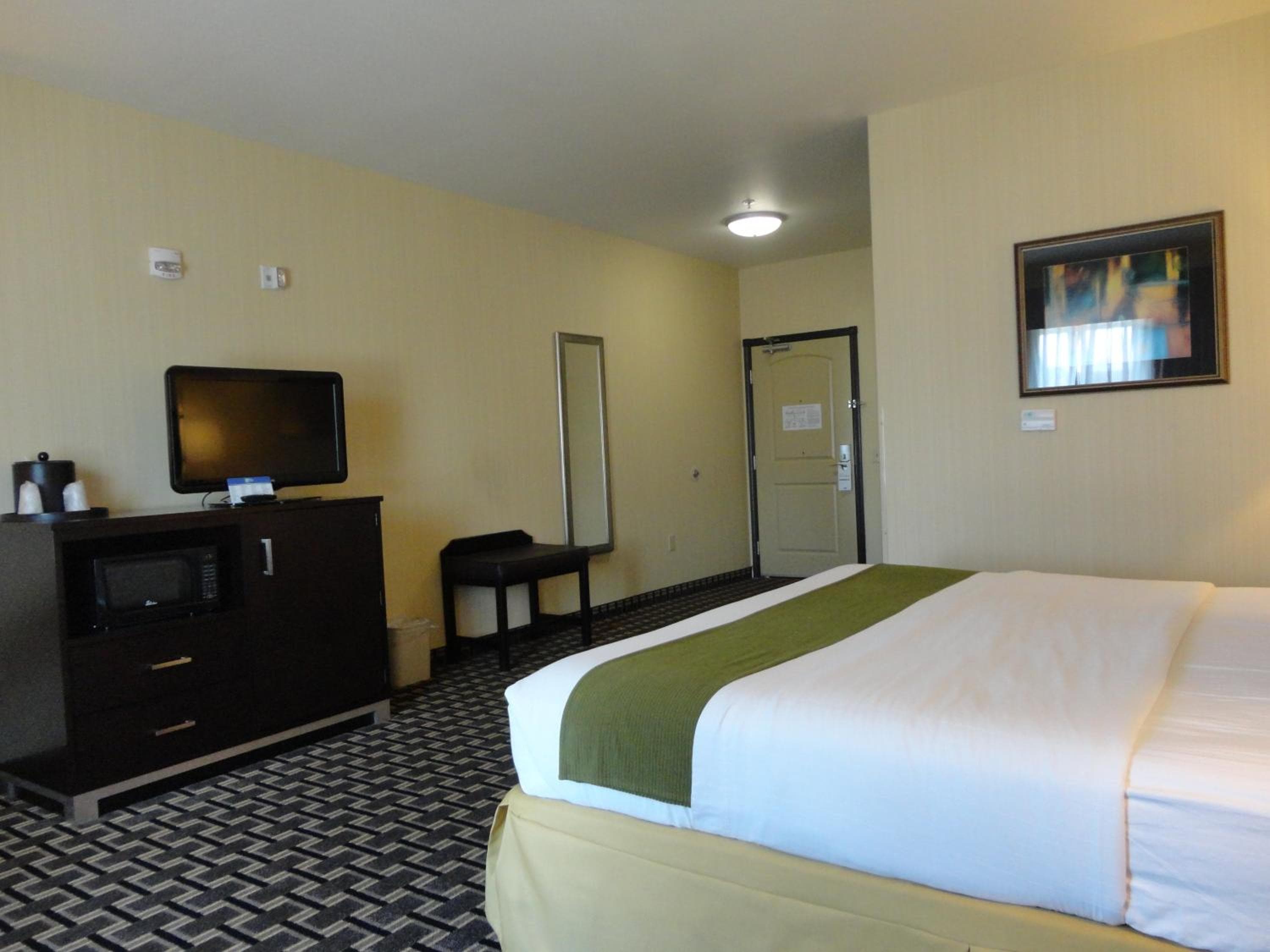Holiday Inn Express and Suites Limerick - Pottstown by IHG