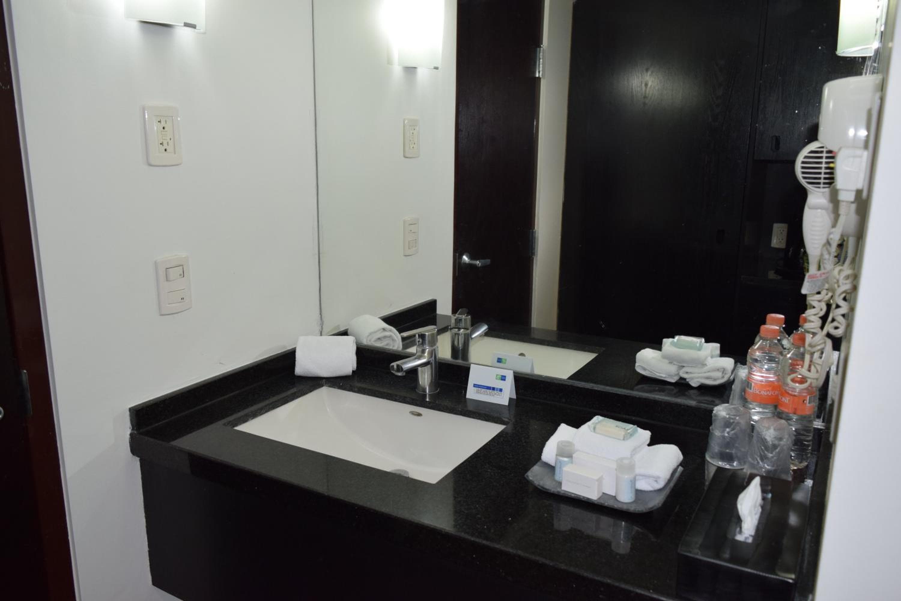 Holiday Inn Express Toluca Galerias Metepec by IHG
