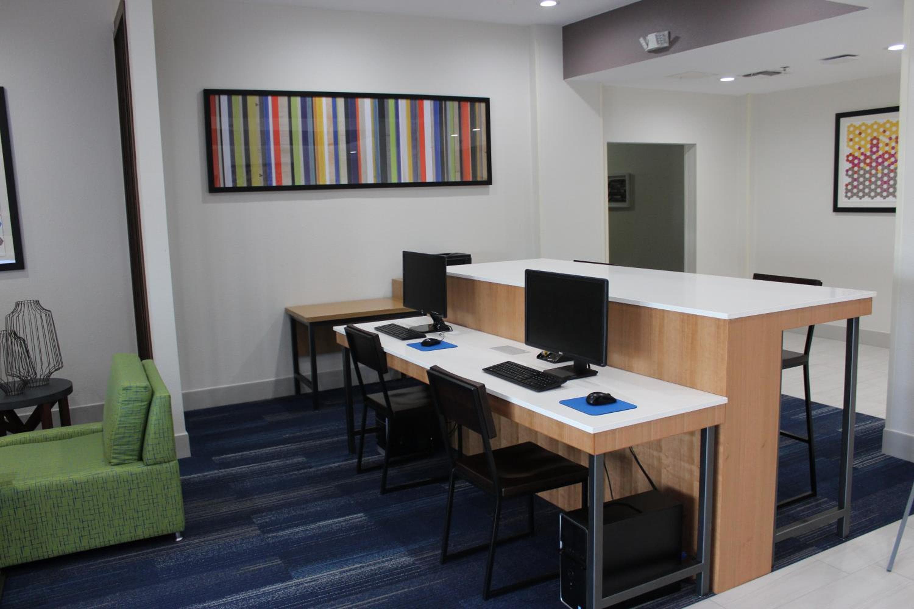 Holiday Inn Express Hotel & Suites Mansfield by IHG