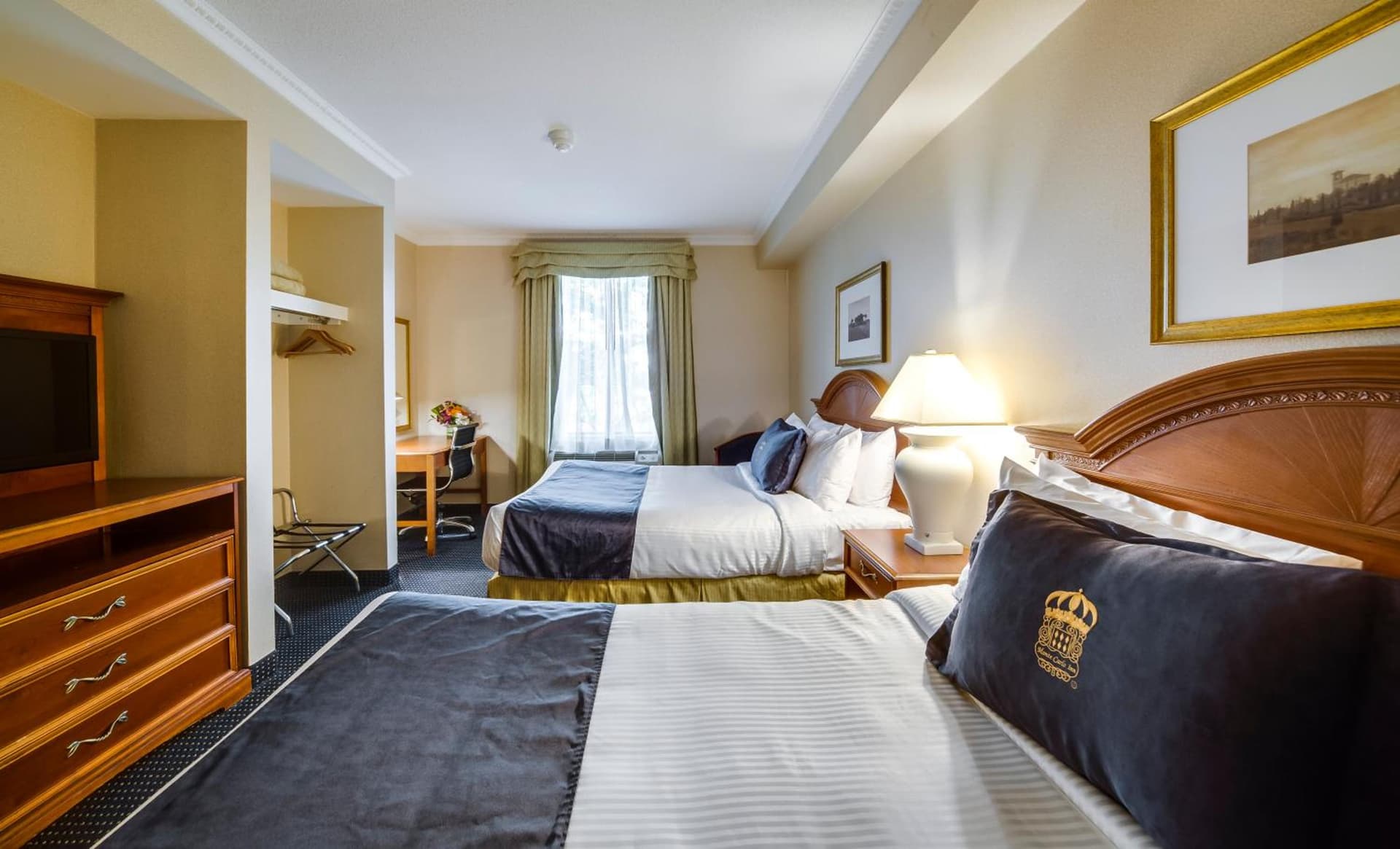 Monte Carlo Inn Toronto West Suites