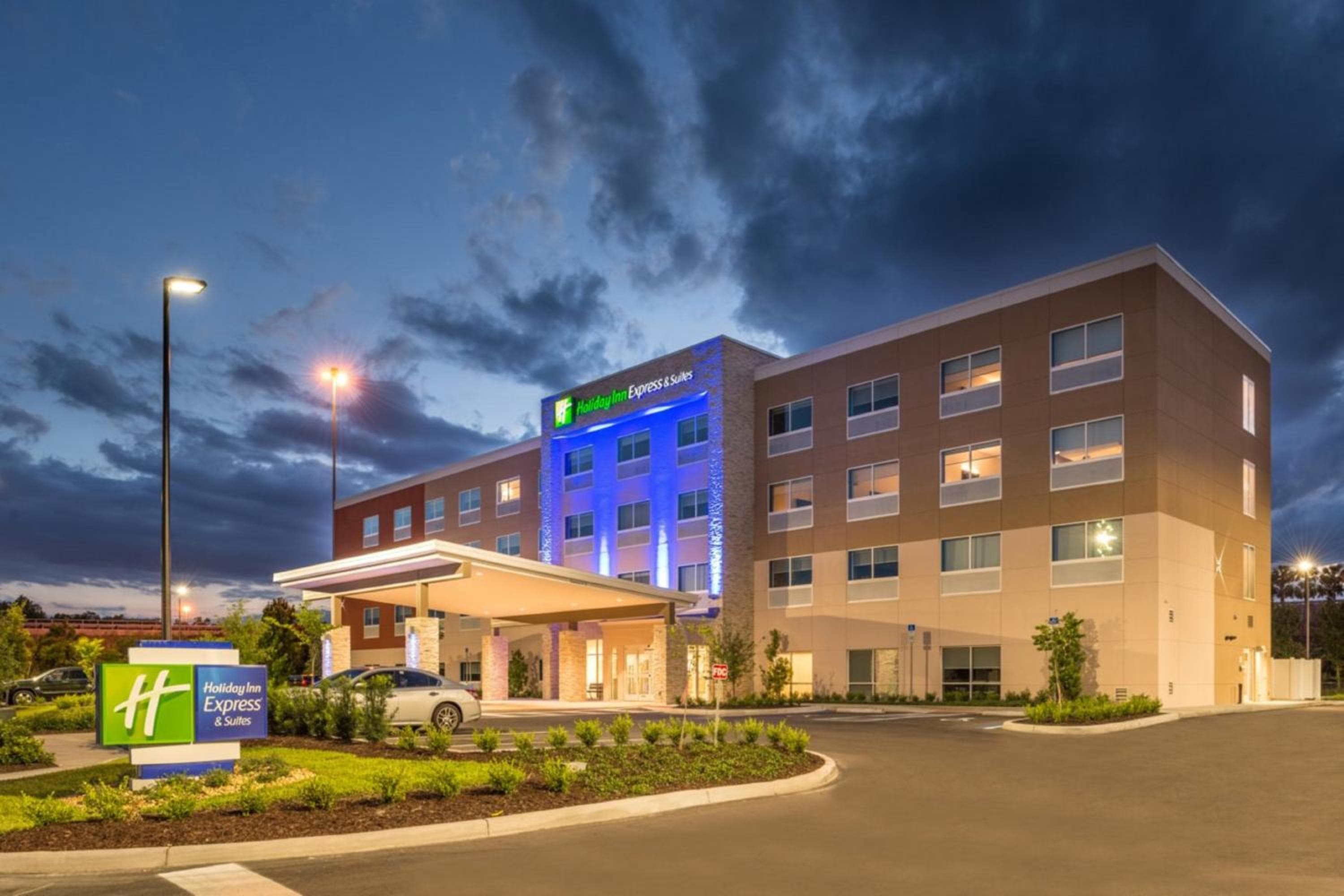Holiday Inn Express & Suites - Tampa North - Wesley Chapel by IHG