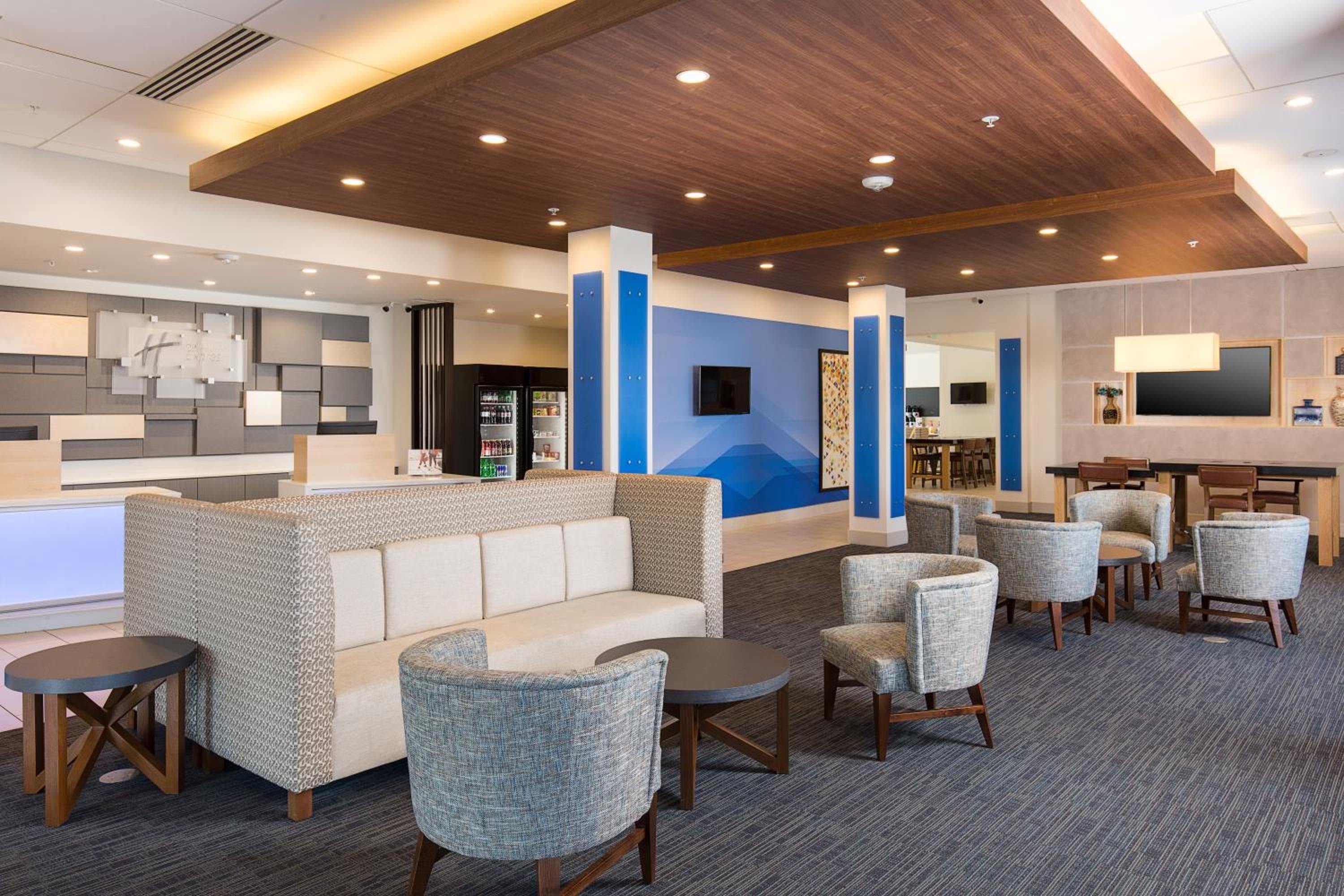 Holiday Inn Express Visalia-Sequoia Gateway Area by IHG