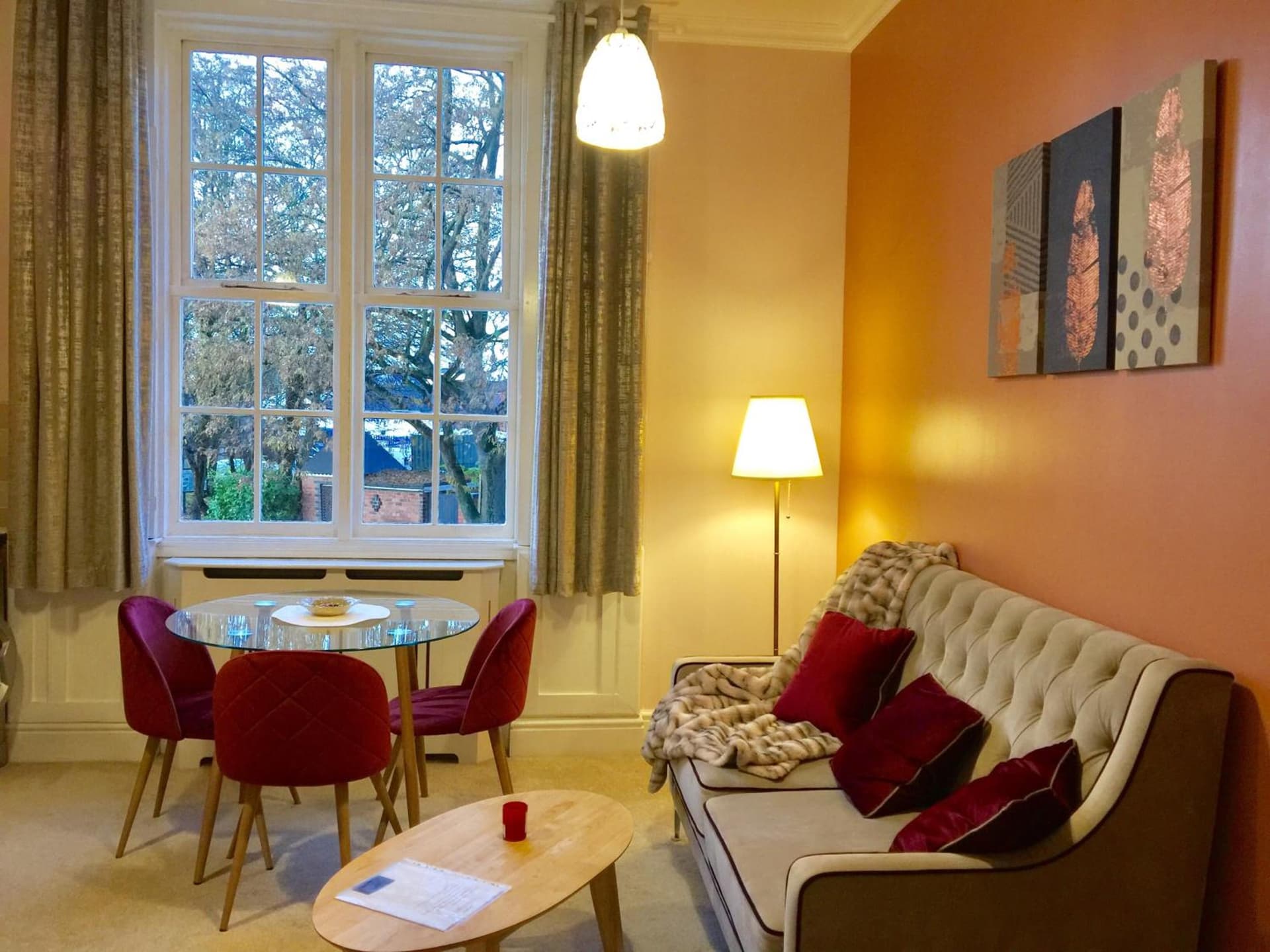 Velvet Nest 5 min walk from train station