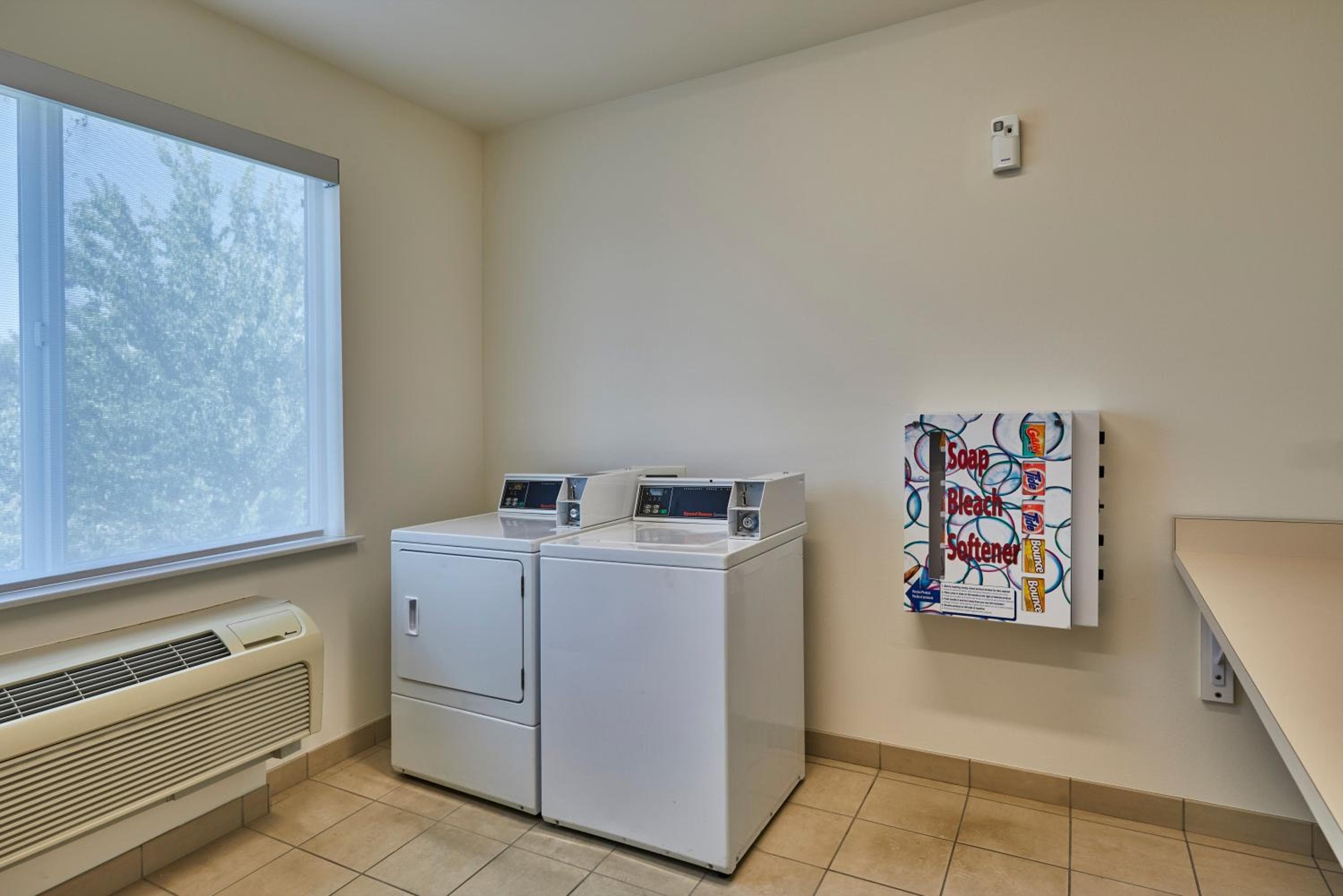 Holiday Inn Express Hotel & Suites Medford-Central Point by IHG