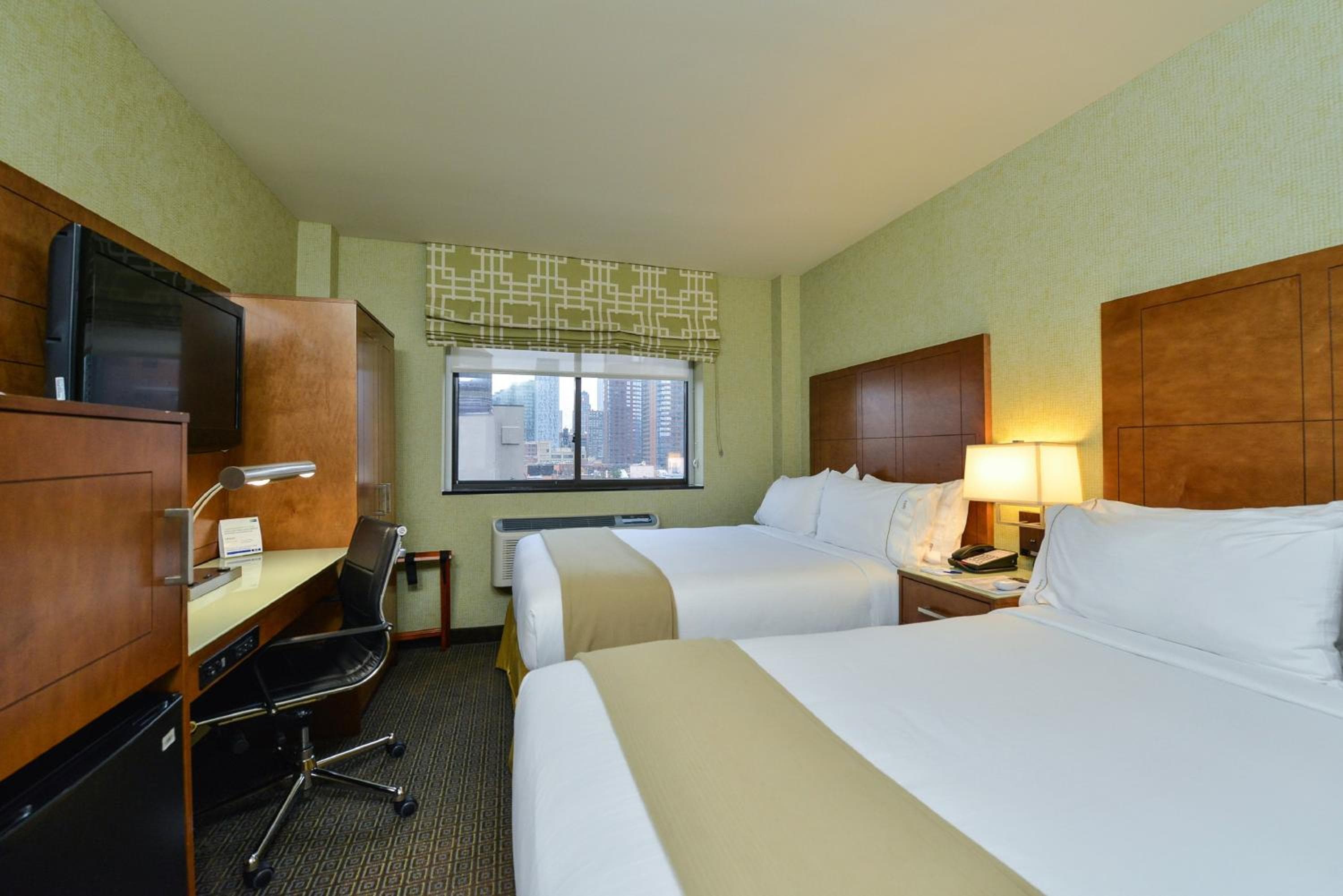 Holiday Inn Express Manhattan Midtown West by IHG