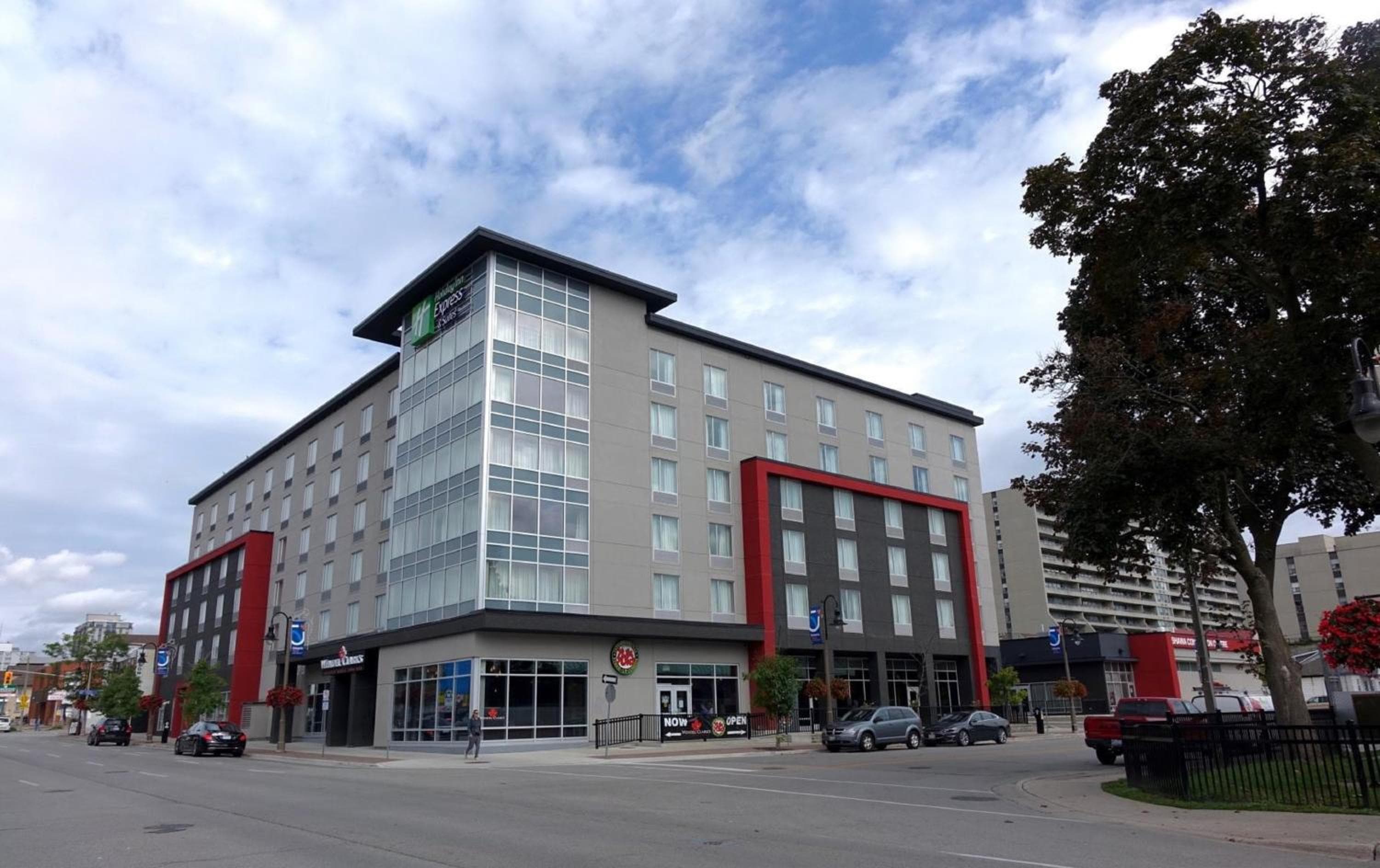 Holiday Inn Express & Suites Oshawa Downtown - Toronto Area by IHG