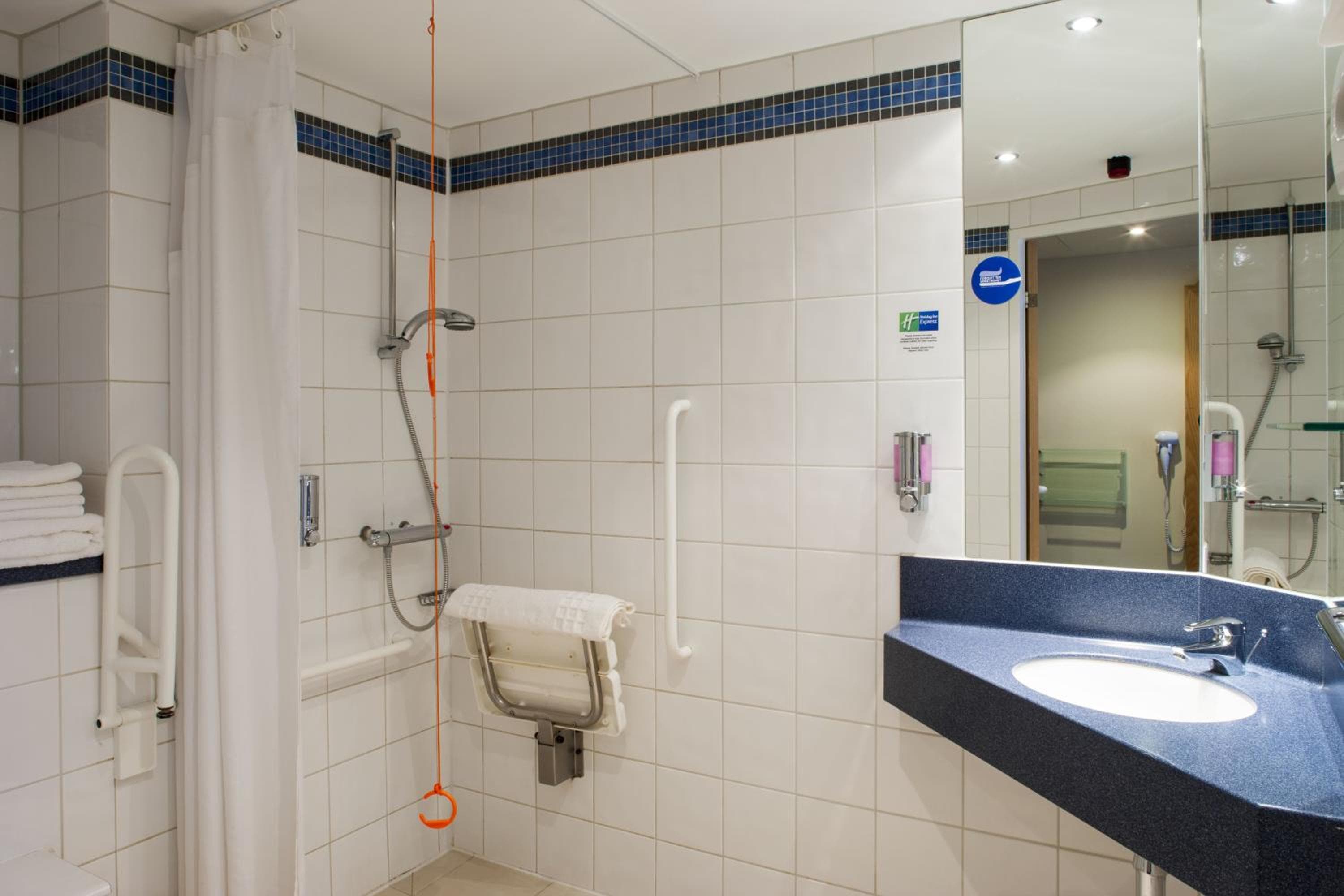 Holiday Inn Express Portsmouth Gunwharf Quays by IHG