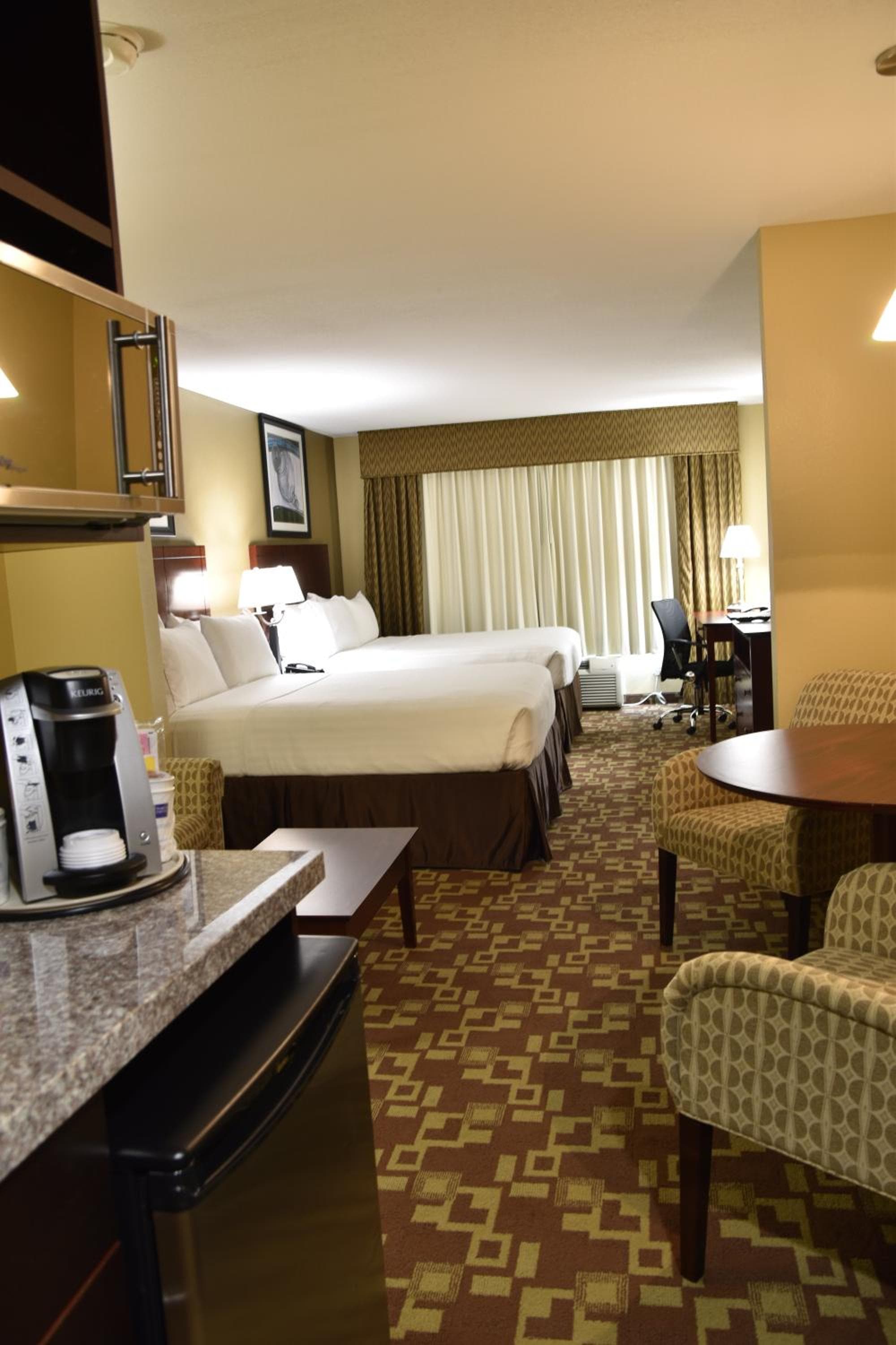 Holiday Inn Express Hotel & Suites St. Charles by IHG