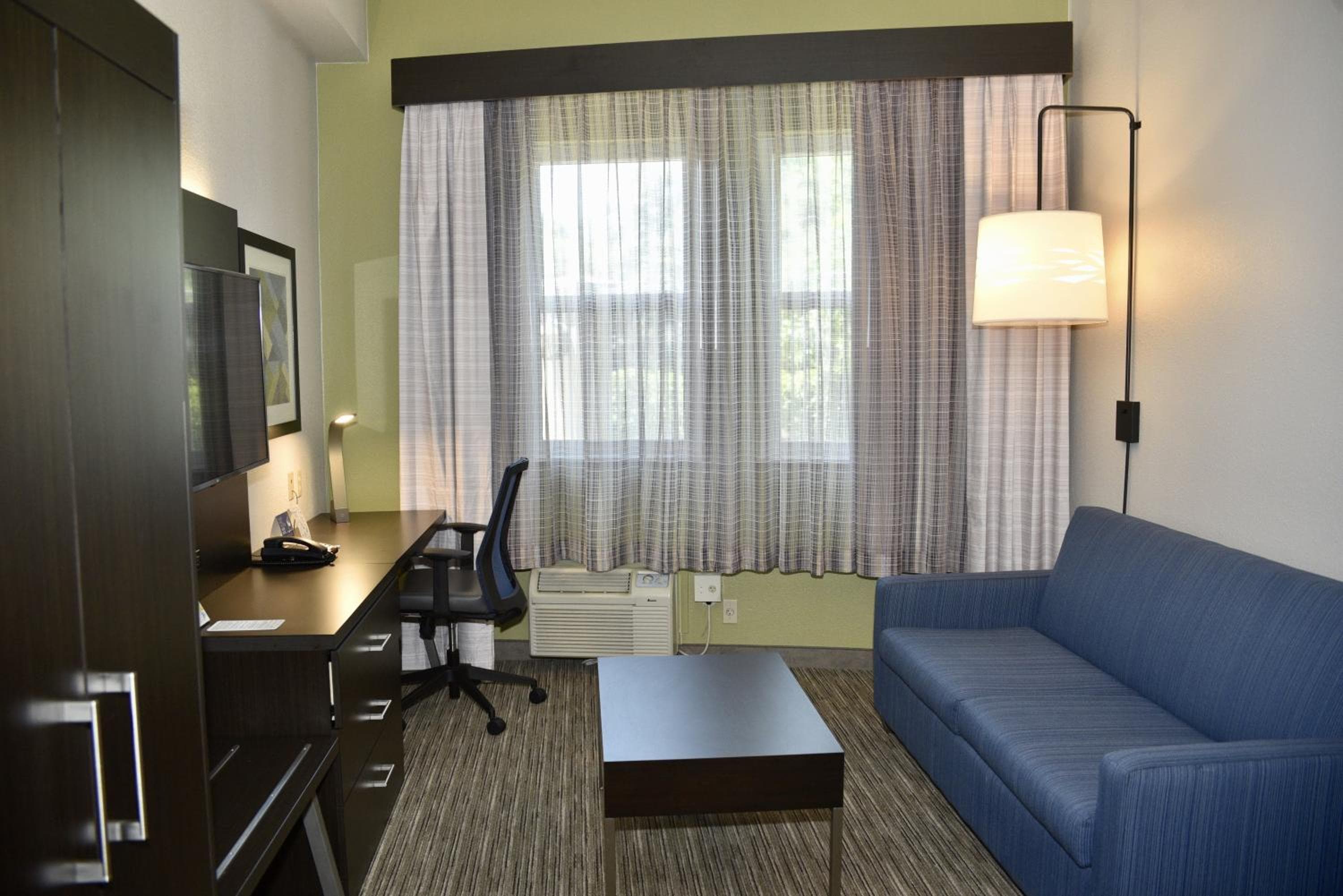 Holiday Inn Express Windsor Sonoma Wine Country by IHG