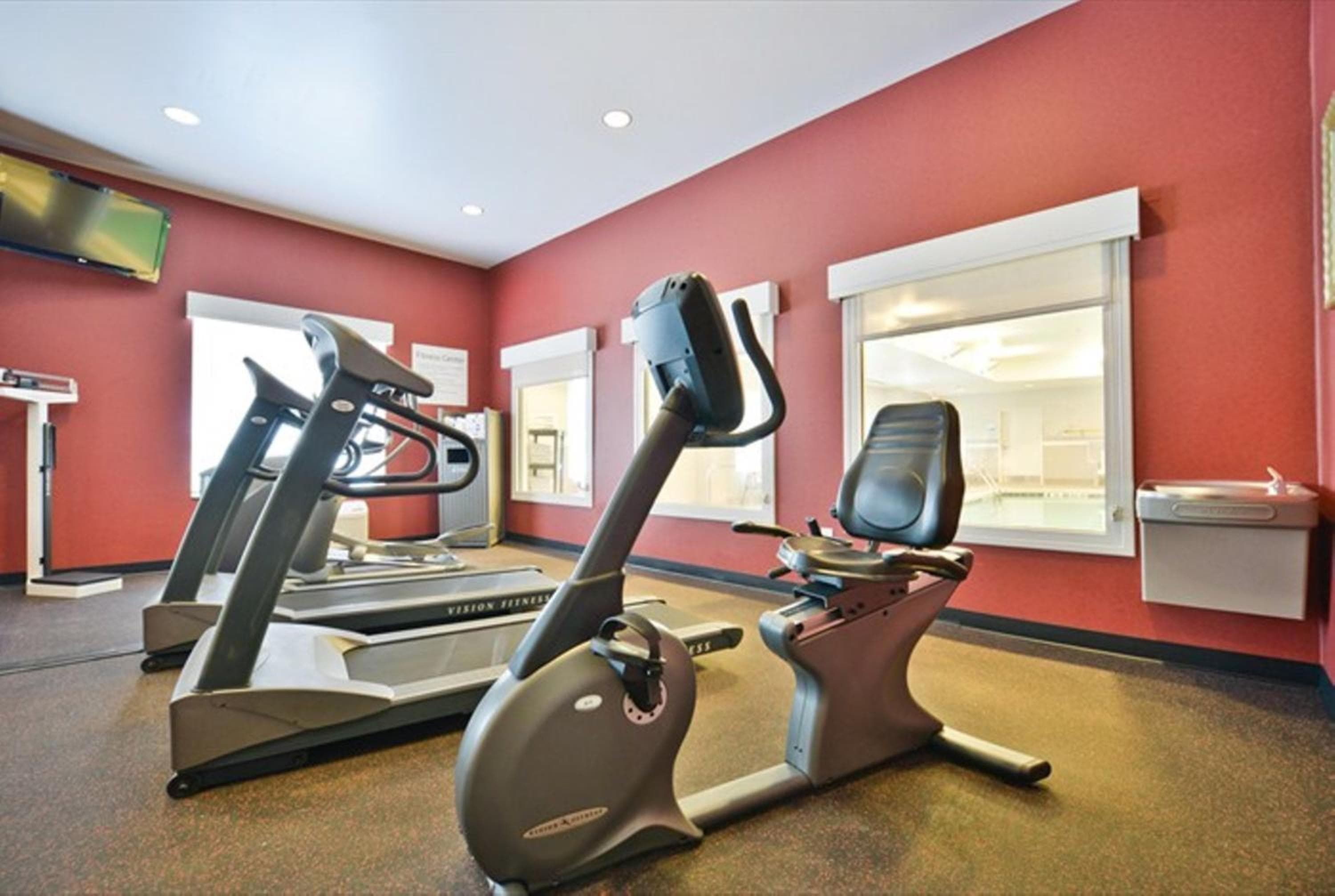 Holiday Inn Express & Suites Utica, NY