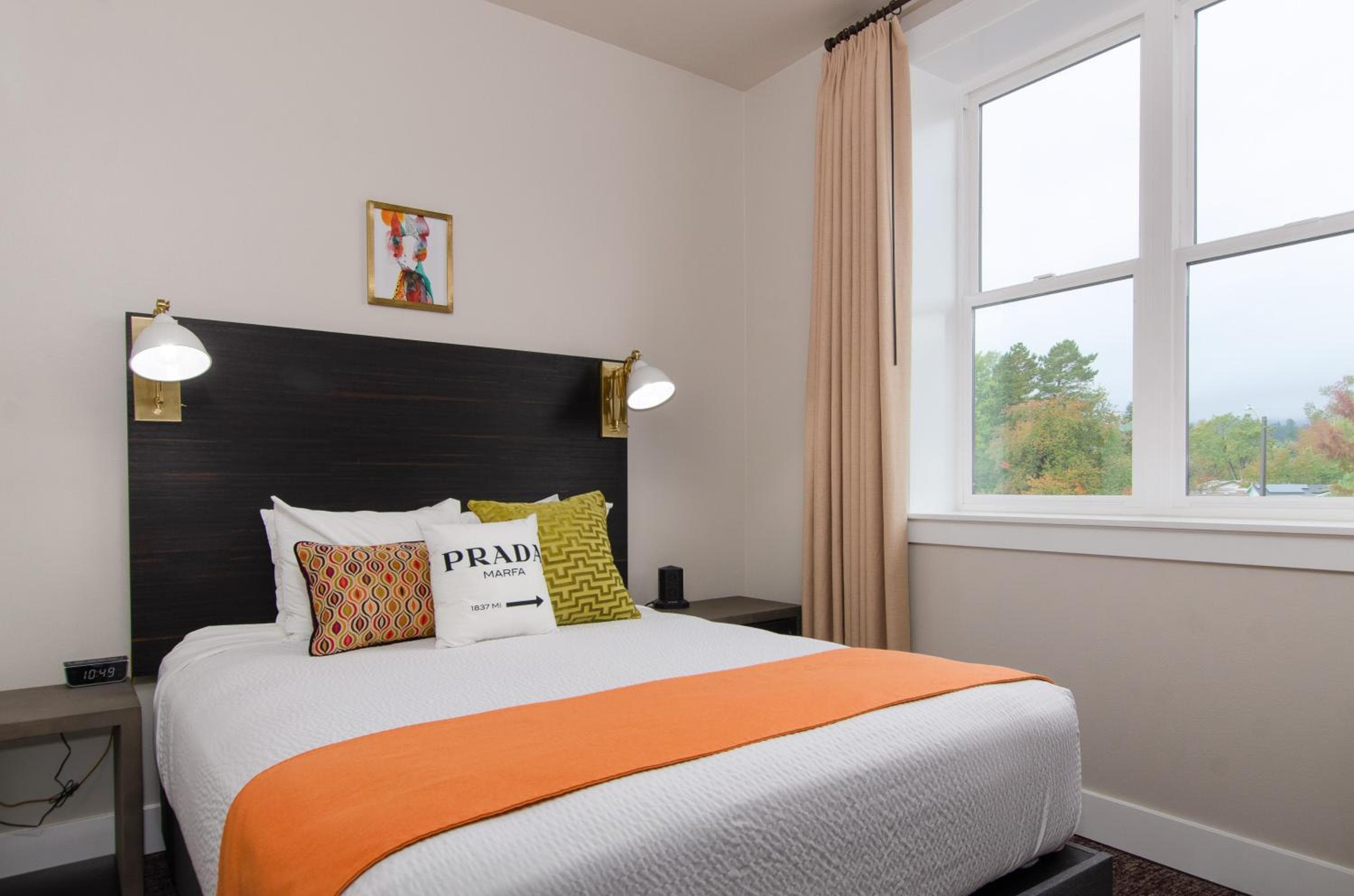 The Dundee - A Trace Hotel