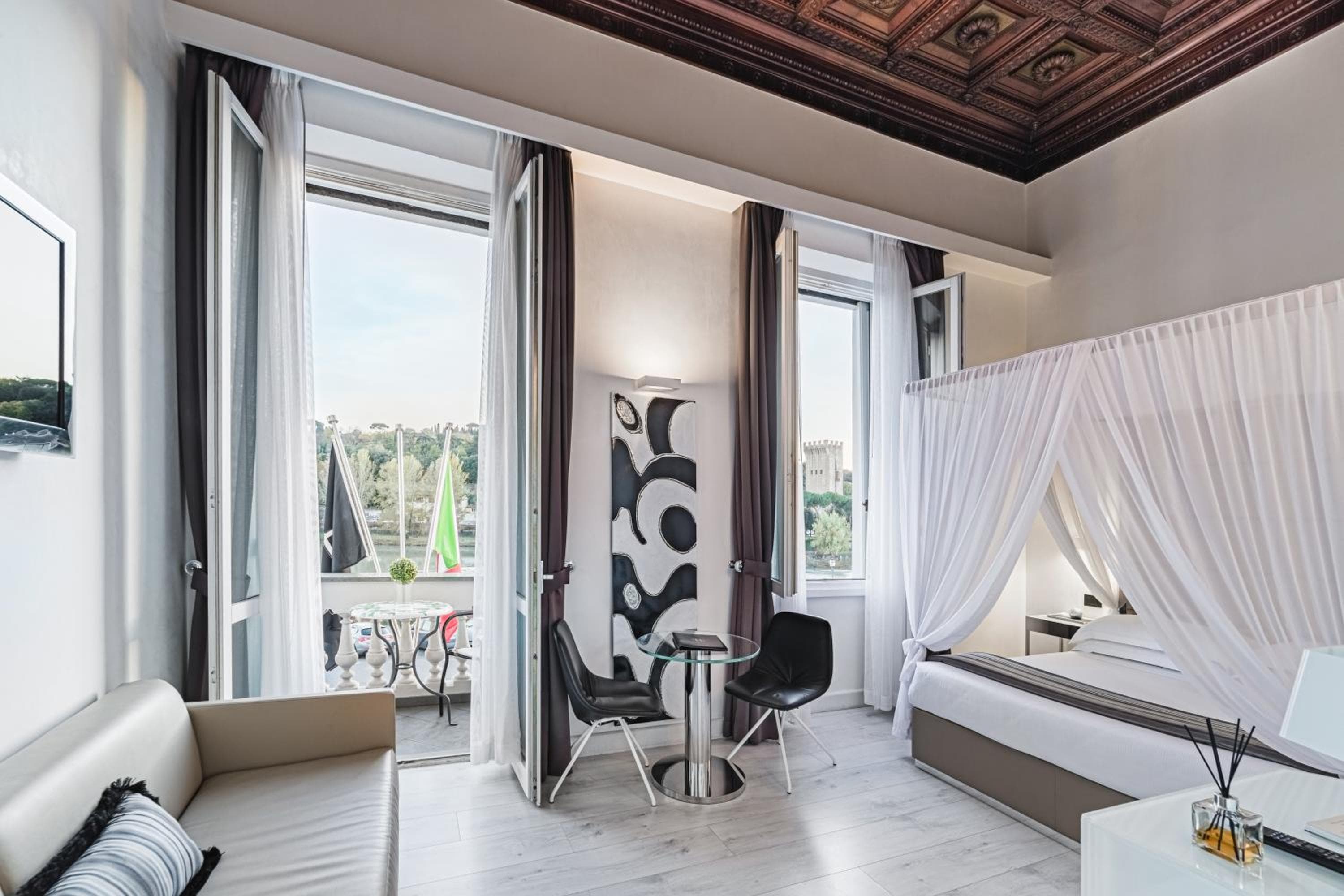 LHP Hotel River & SPA