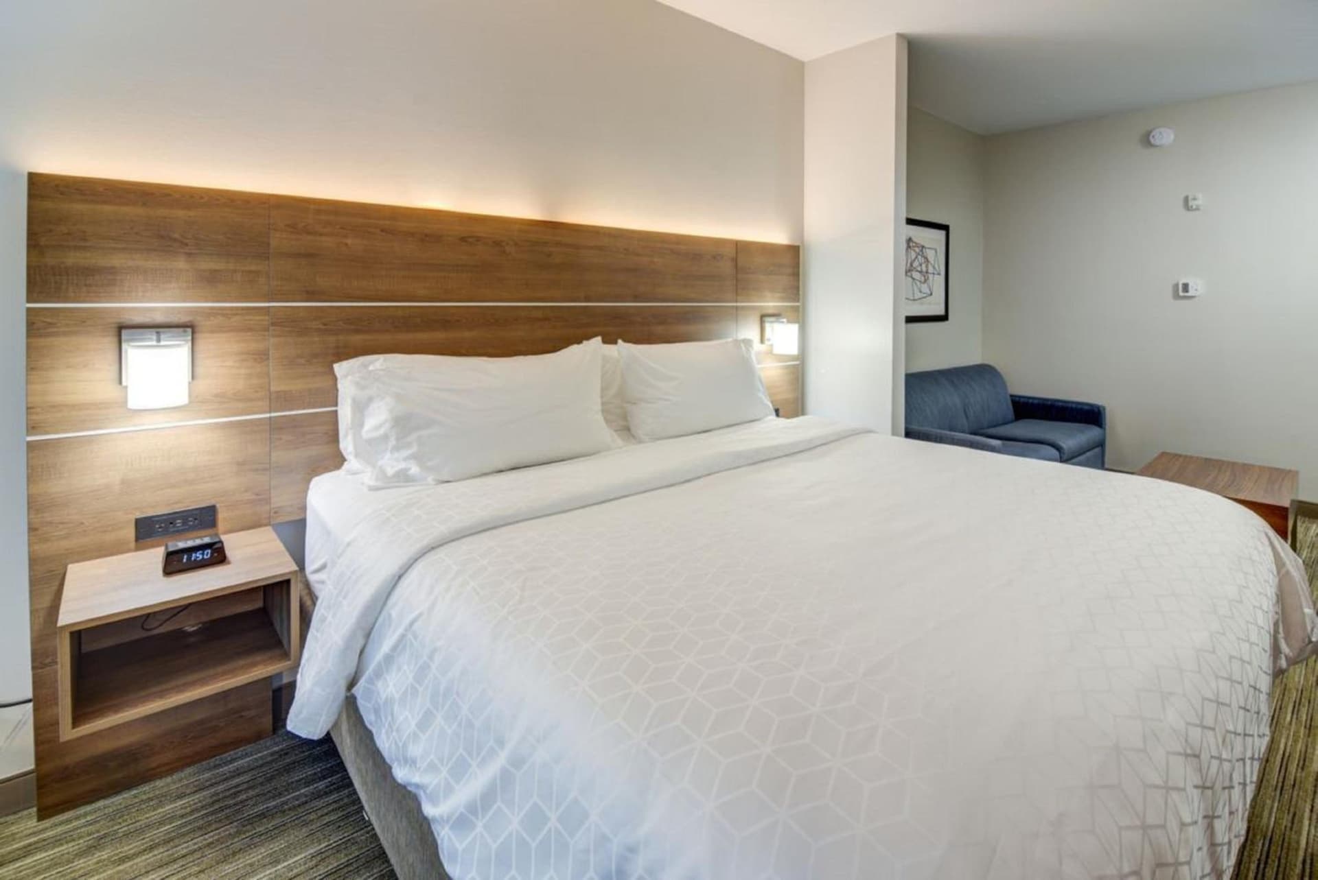 Holiday Inn Express & Suites Quincy I-10 by IHG