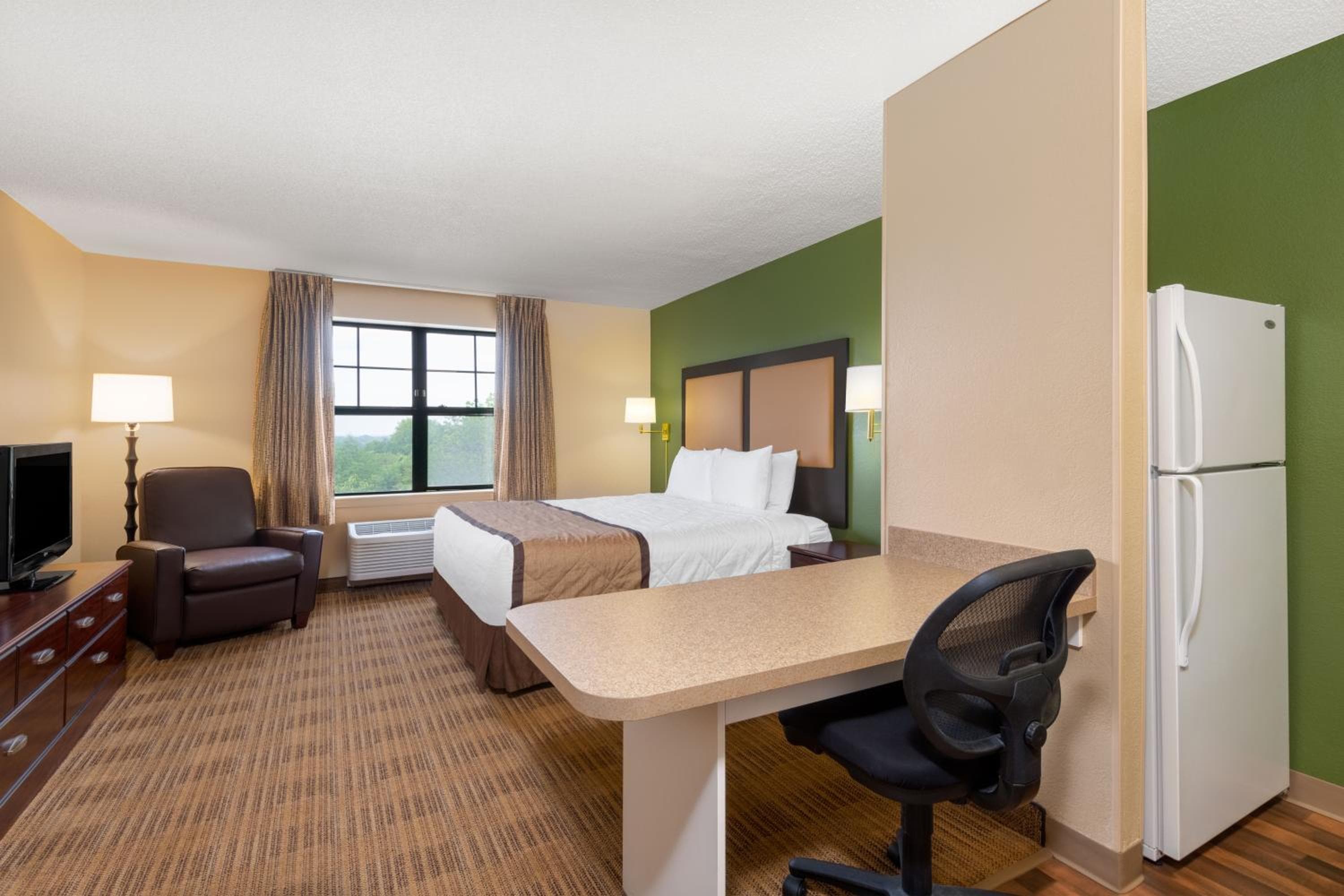 Extended Stay America Suites - Cleveland - Beachwood - Orange Place - South